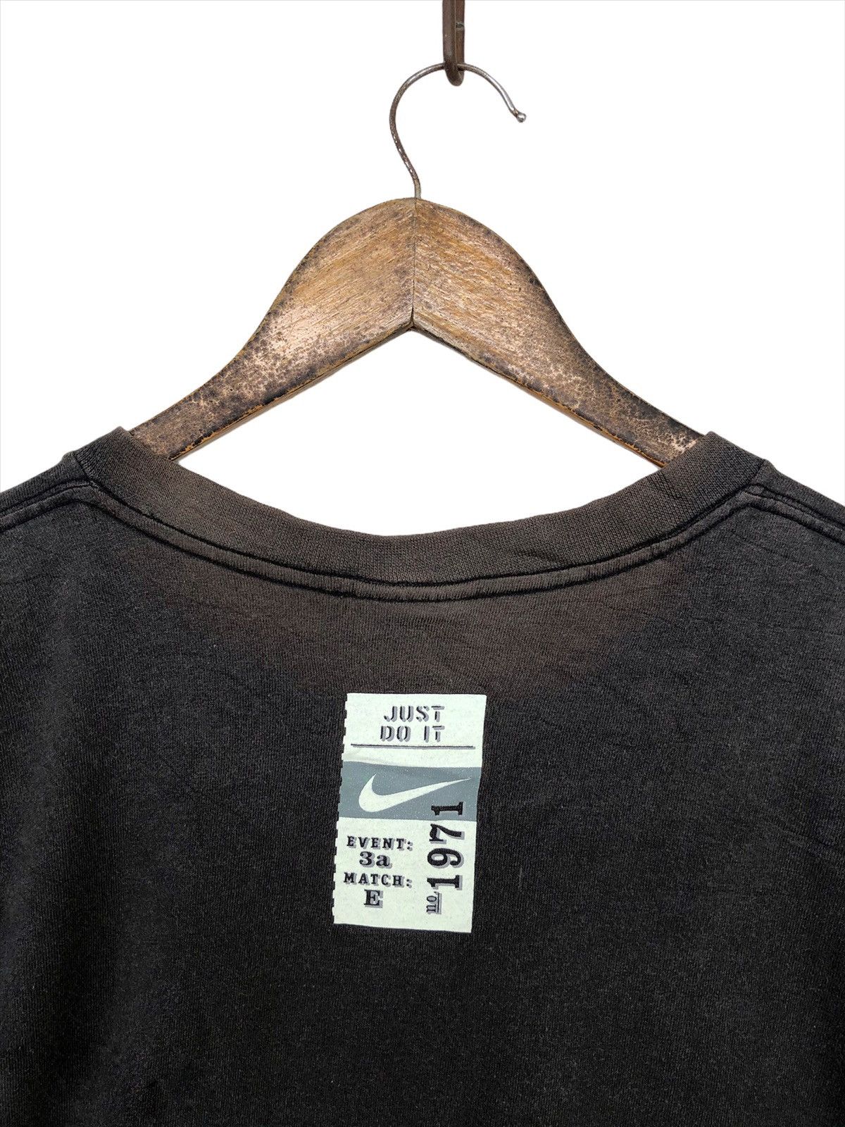 Nike HYPE🔥Y2K Nike Honolulu Marathon Distressed Shirt Size US L / EU 52-54 / 3 - 5 Thumbnail
