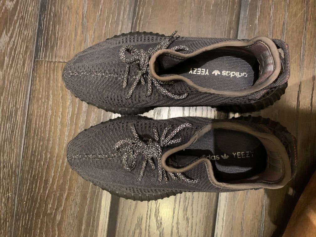Adidas Yeezy Boost V2 Black Non Reflective Size US 11 / EU 44 - 4 Thumbnail