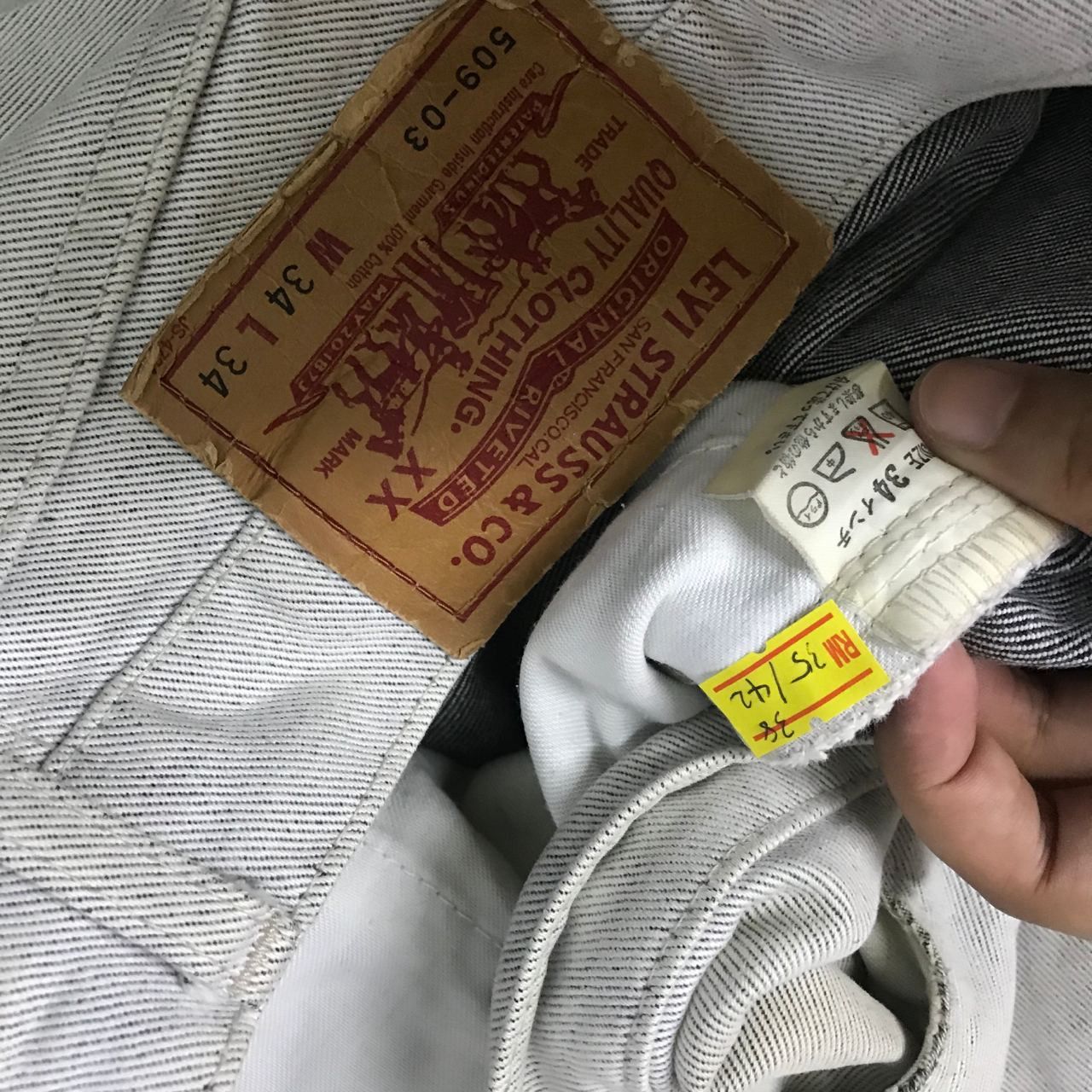 Japanese Brand × Levi's Vintage Clothing 🔥 Vintage Levi's Art Design Paints Denim Jeans Size US 35 - 13 Thumbnail