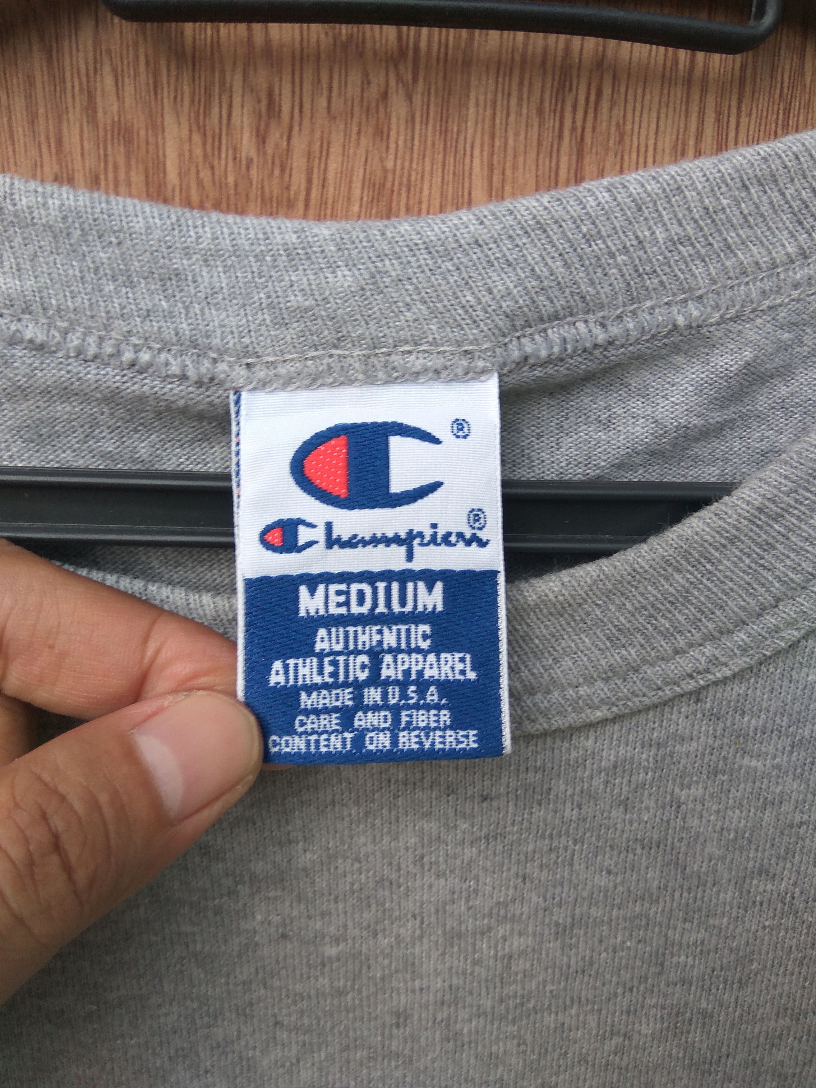 Champion Vintage 90s Champion t shirt small logo Size US M / EU 48-50 / 2 - 5 Thumbnail
