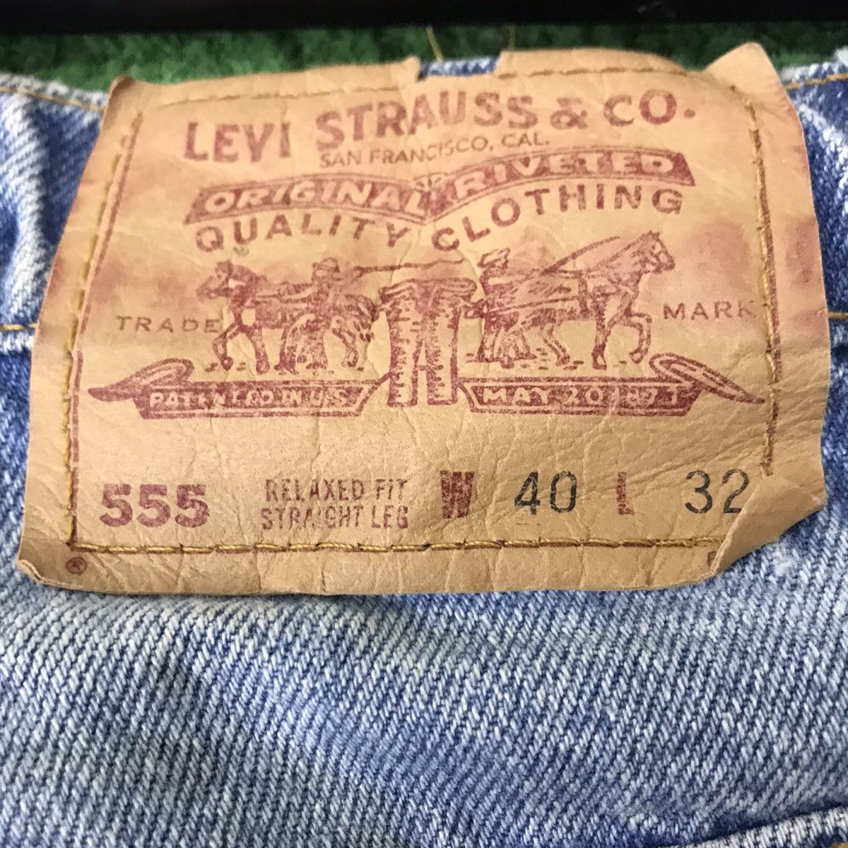 Levi's Vintage 90s Levis 555 Relaxed Fit Straight Leg Lightwash Size US 40 / EU 56 - 19 Thumbnail