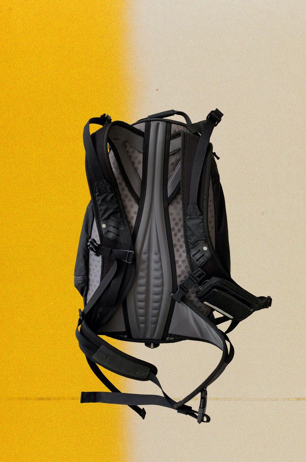 Nike cheyenne vapor running backpack best sale