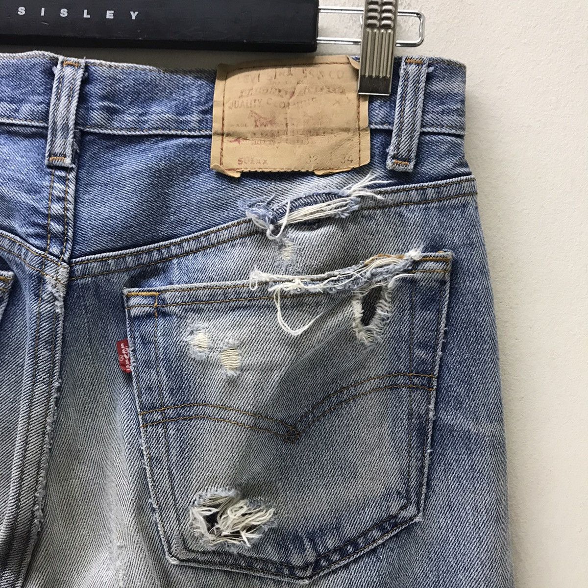 Levi's Vintage Levis 501xx Thrashed Jeans Size US 32 / EU 48 - 14 Thumbnail