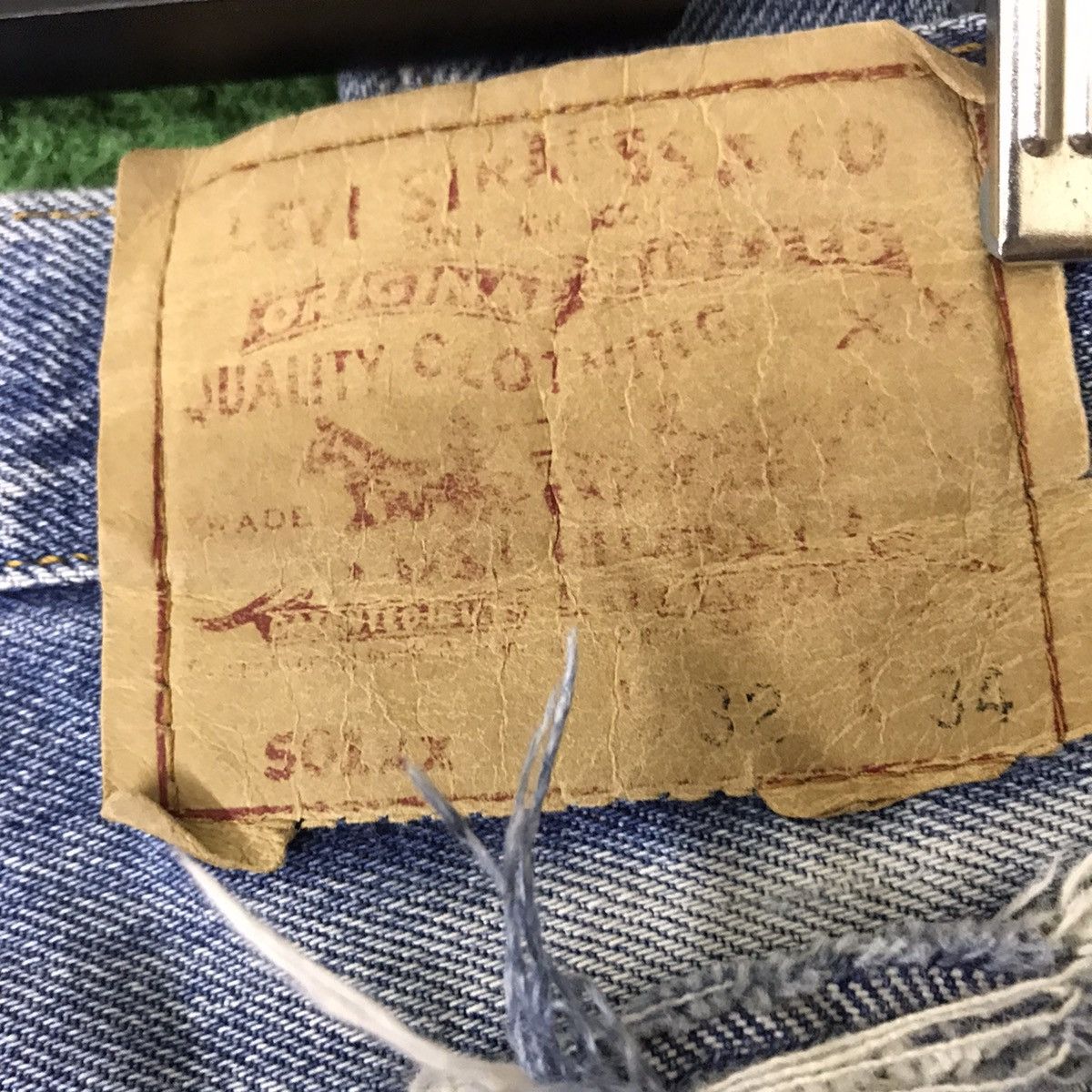 Levi's Vintage Levis 501xx Thrashed Jeans Size US 32 / EU 48 - 19 Thumbnail