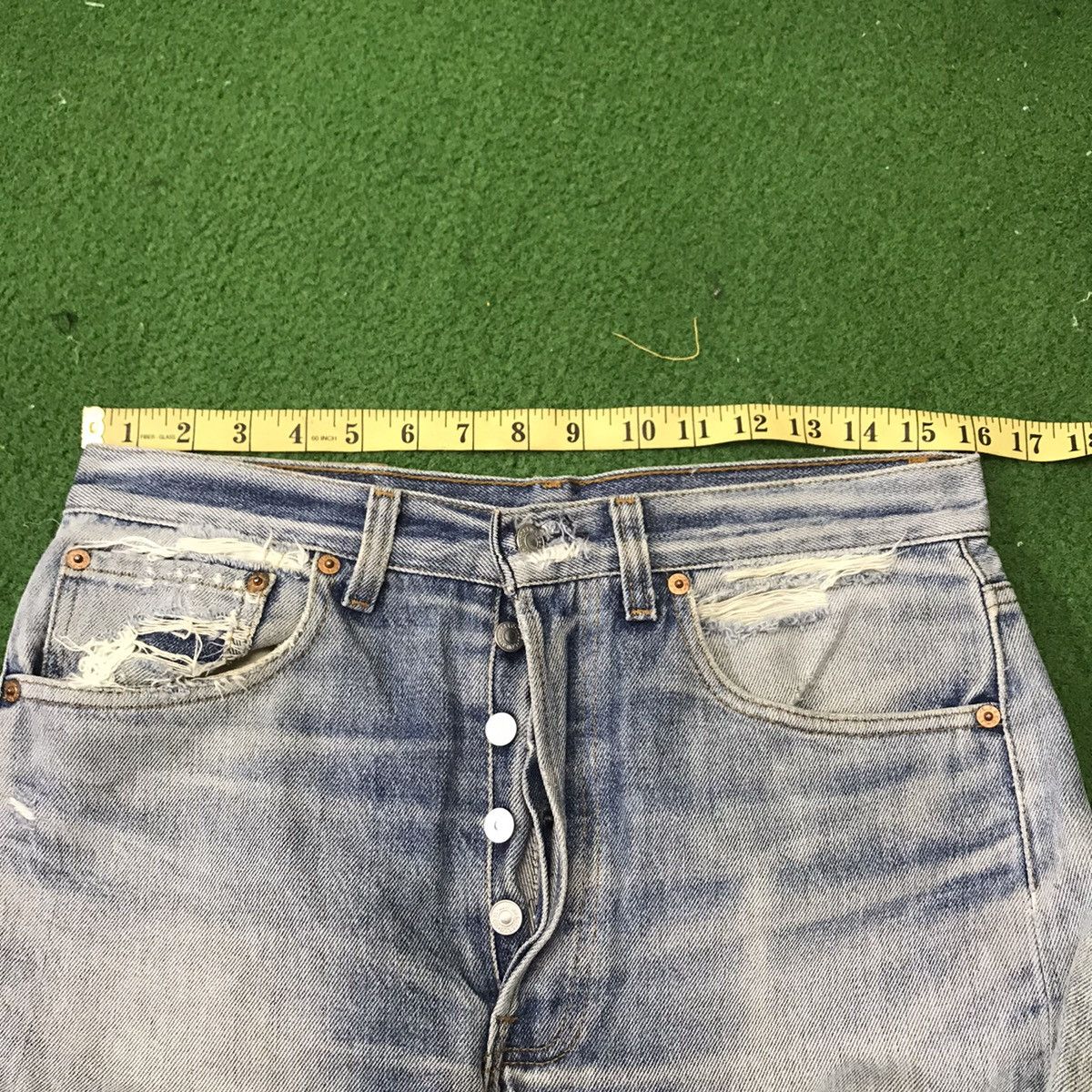 Levi's Vintage Levis 501xx Thrashed Jeans Size US 32 / EU 48 - 23 Thumbnail