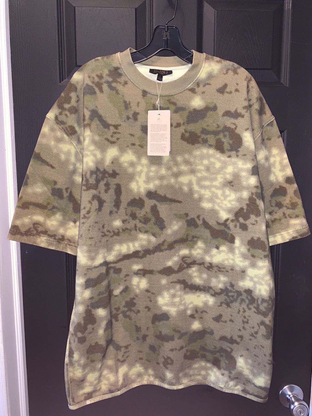 Yeezy Yeezy Season 3 Oversized Camo Tee Size US S / EU 44-46 / 1 - 3 Thumbnail