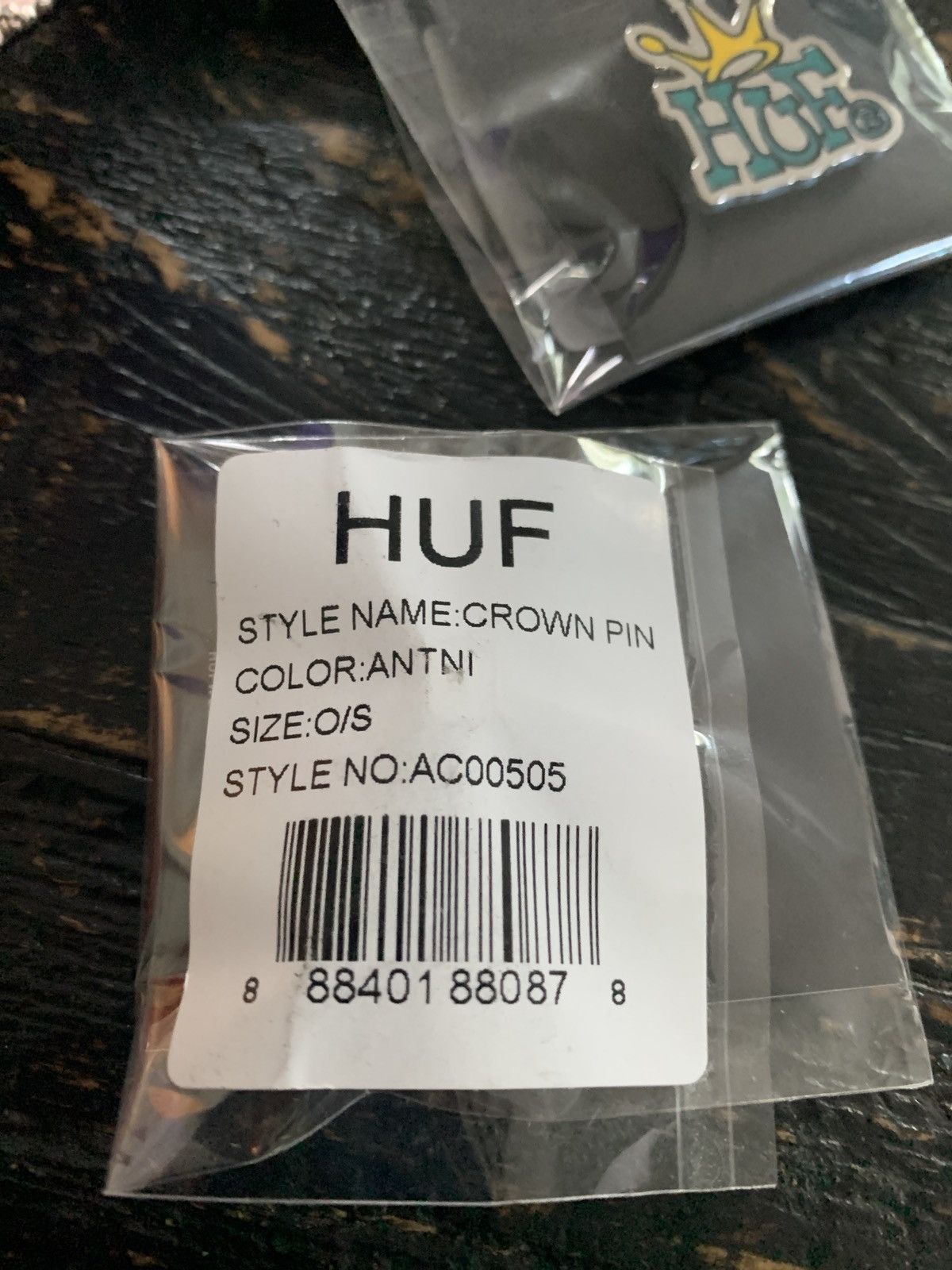 Huf HUF CROWN 👑 PIN Size ONE SIZE - 4 Thumbnail