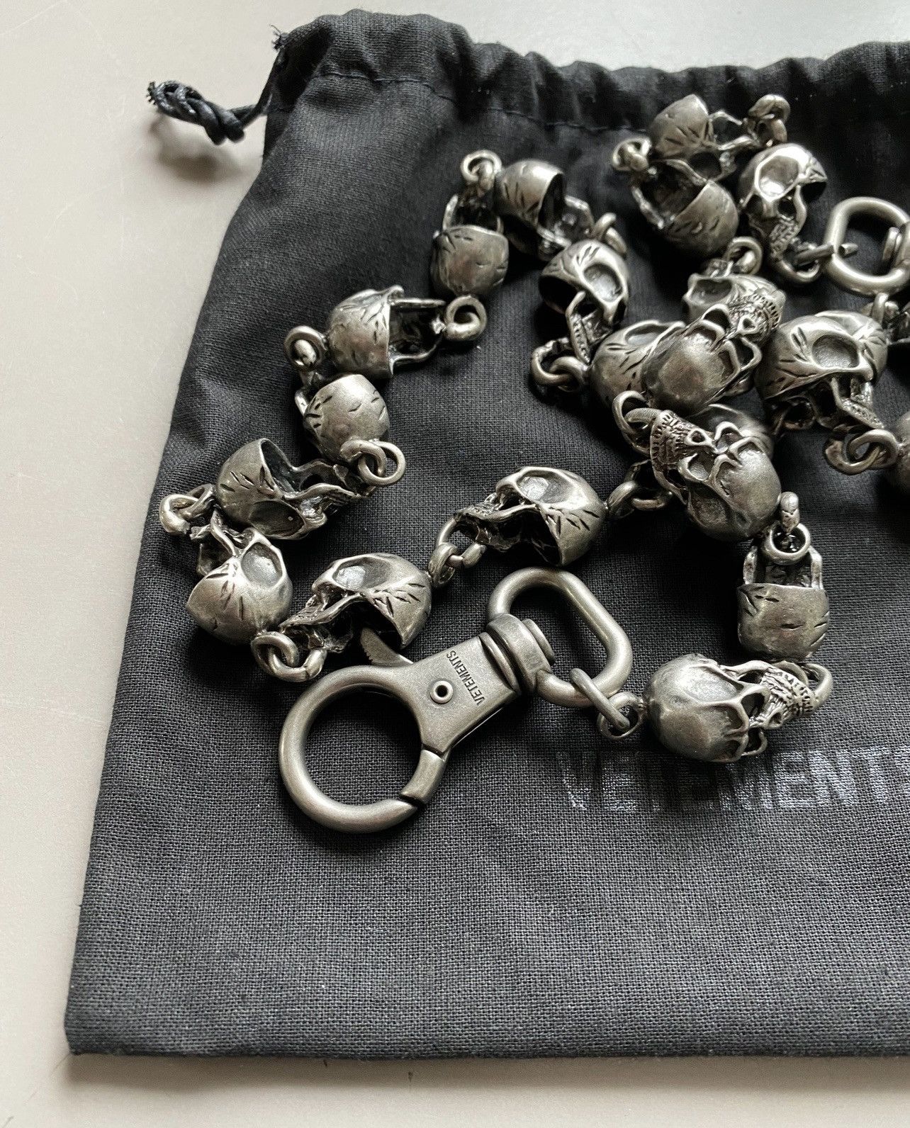 小物 VETEMENTS 2019SS l Skull Chain Vetements SS2019 Oversized Skull Wallet Chain — Middleman Store