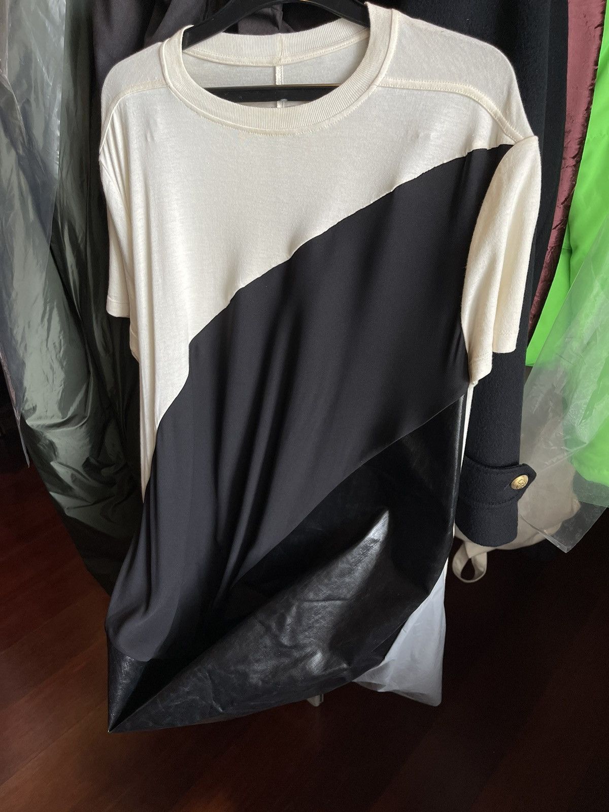 Rick Owens Dirt SS18 protruding triangular tee Size US M / EU 48-50 / 2 - 2 Thumbnail