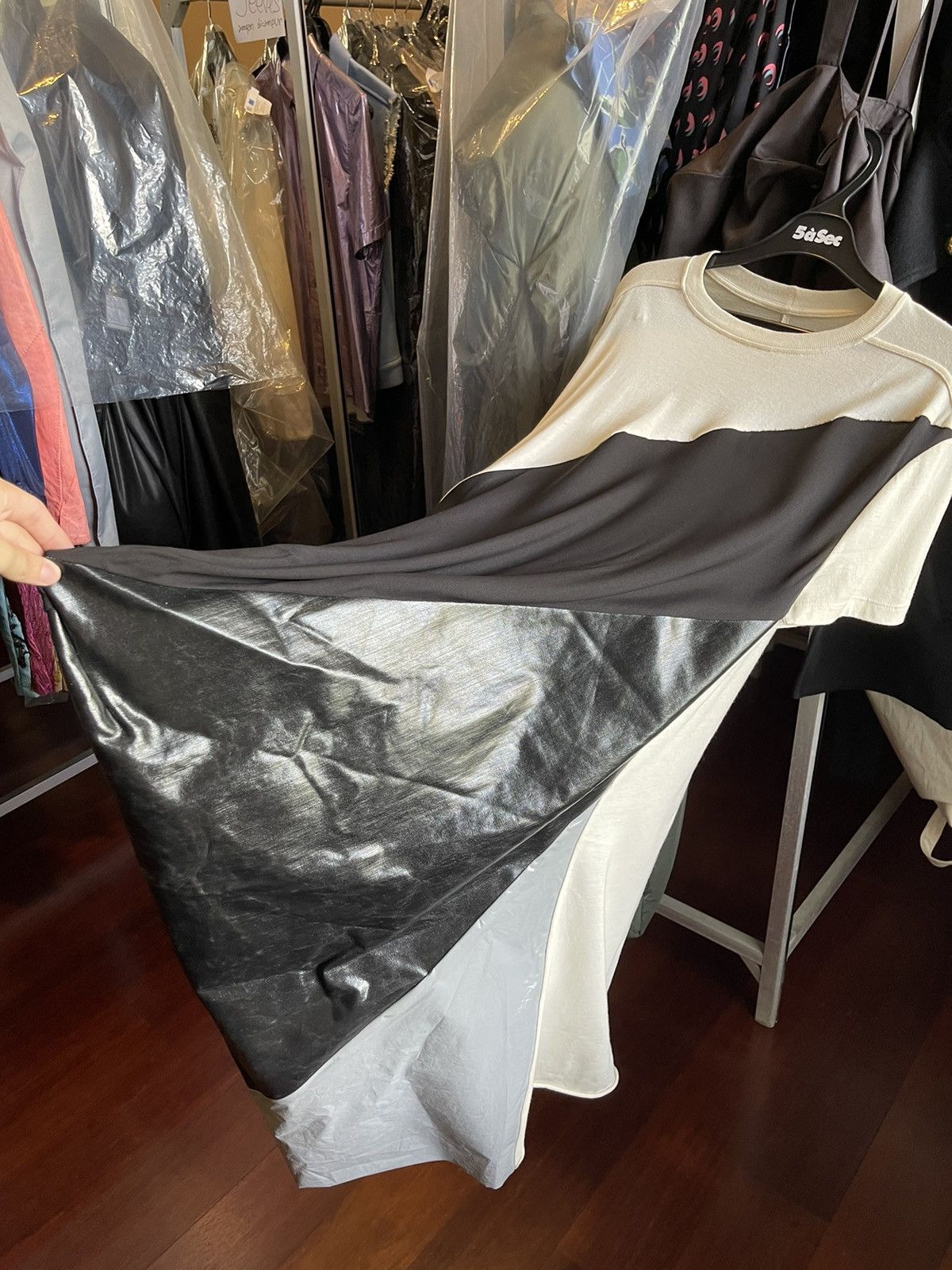 Rick Owens Dirt SS18 protruding triangular tee Size US M / EU 48-50 / 2 - 3 Thumbnail