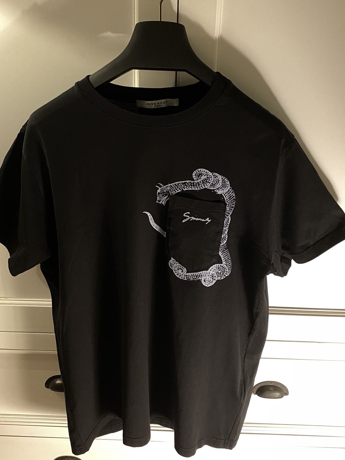 Givenchy snake t shirt 2025