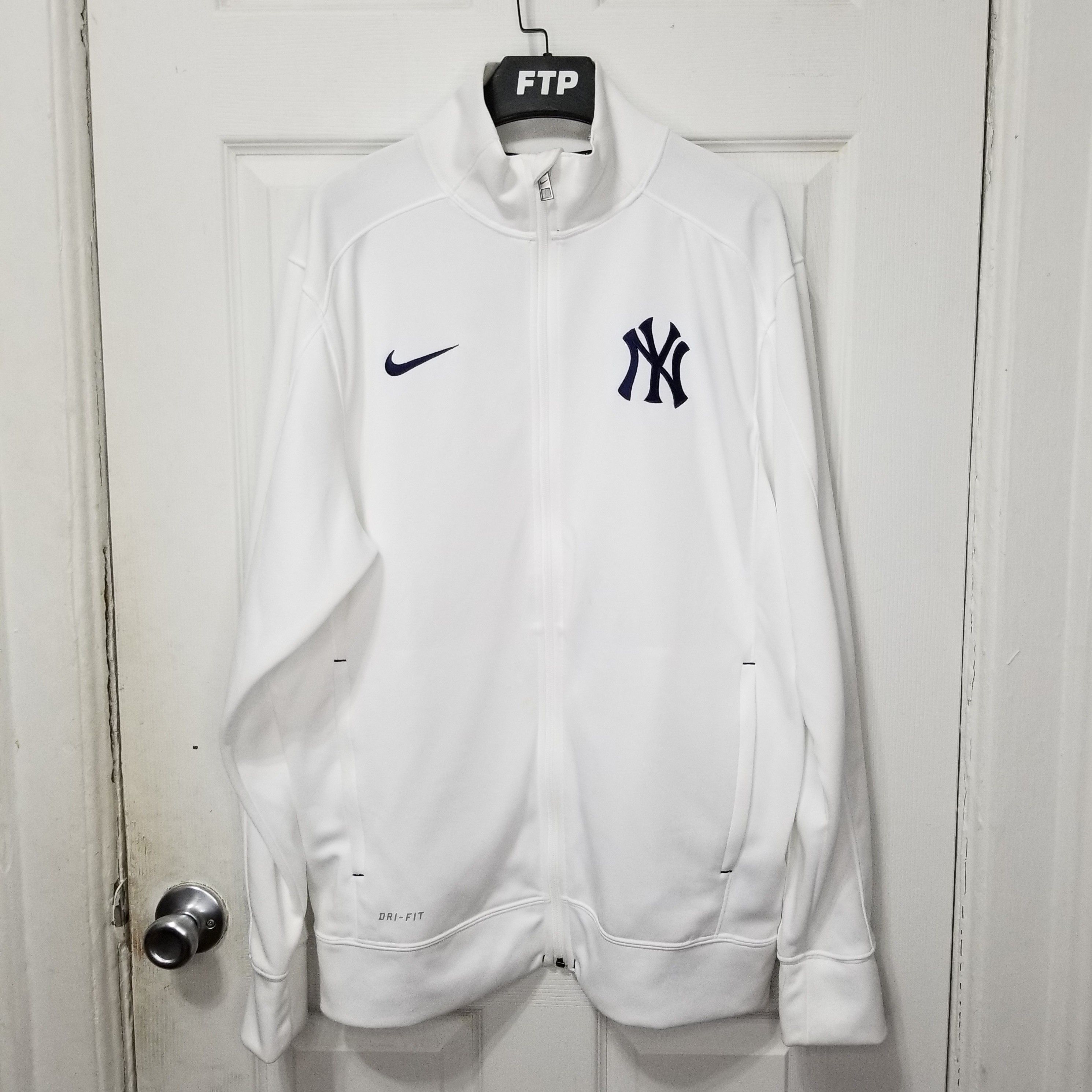 Nike New outlet York Yankees (MLB) Windshirt 2015