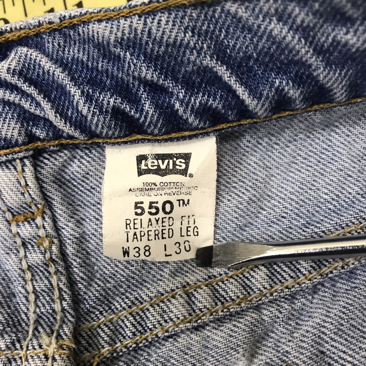 Levi's Vintage 90s Levis 550 Relaxed Tapered Stonewash Size US 37 - 21 Thumbnail