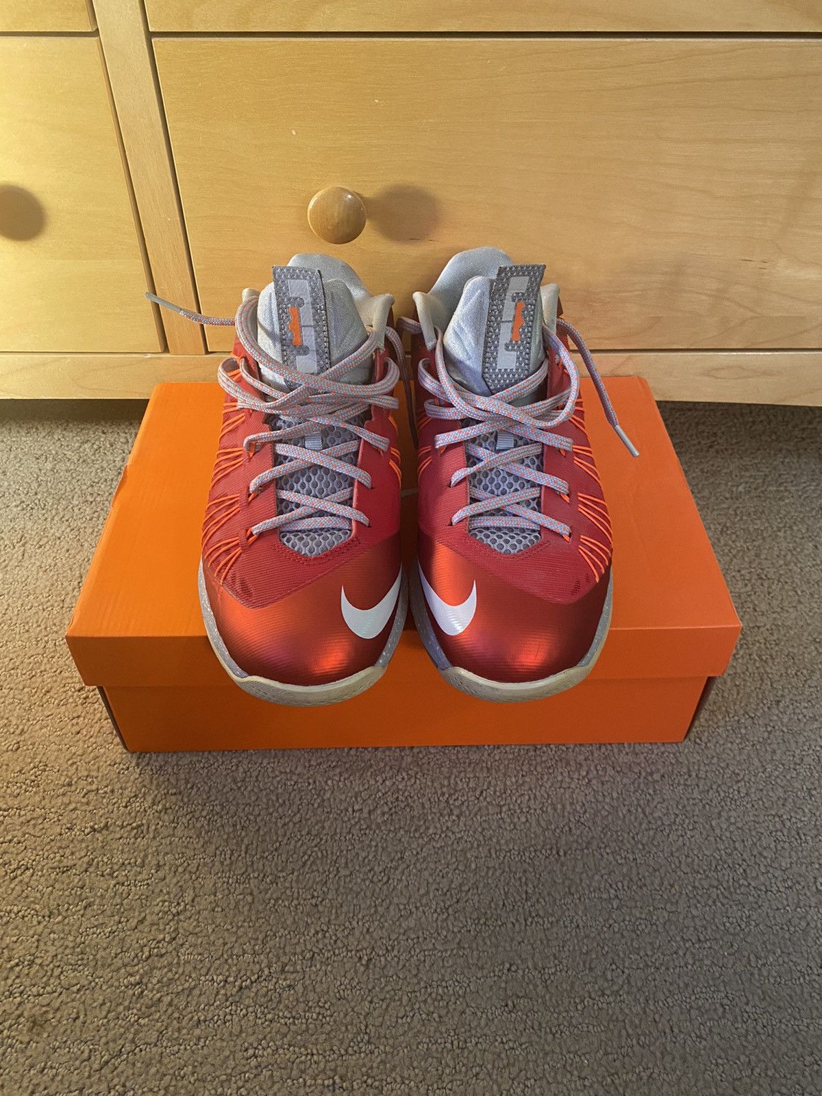Nike Air Max LeBron 10 Low University Red 2013 Size US 9 / EU 42 - 3 Thumbnail