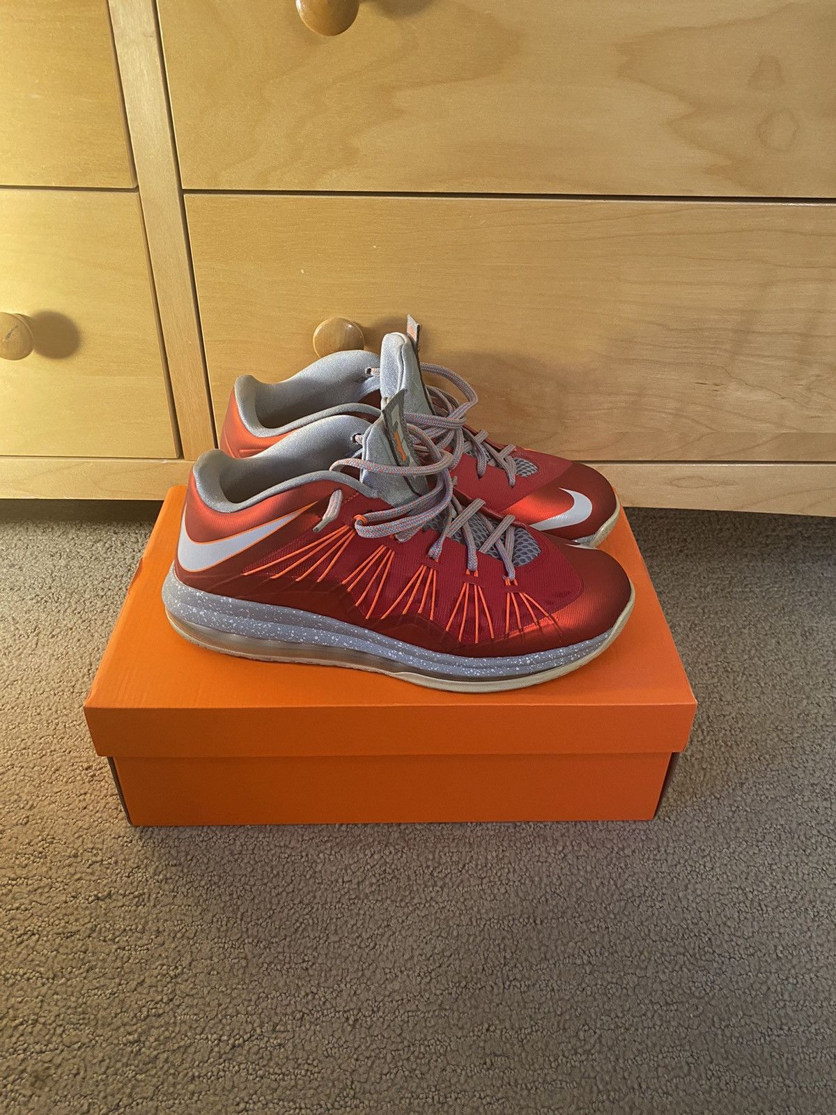 Nike Air Max LeBron 10 Low University Red 2013 Size US 9 / EU 42 - 2 Thumbnail