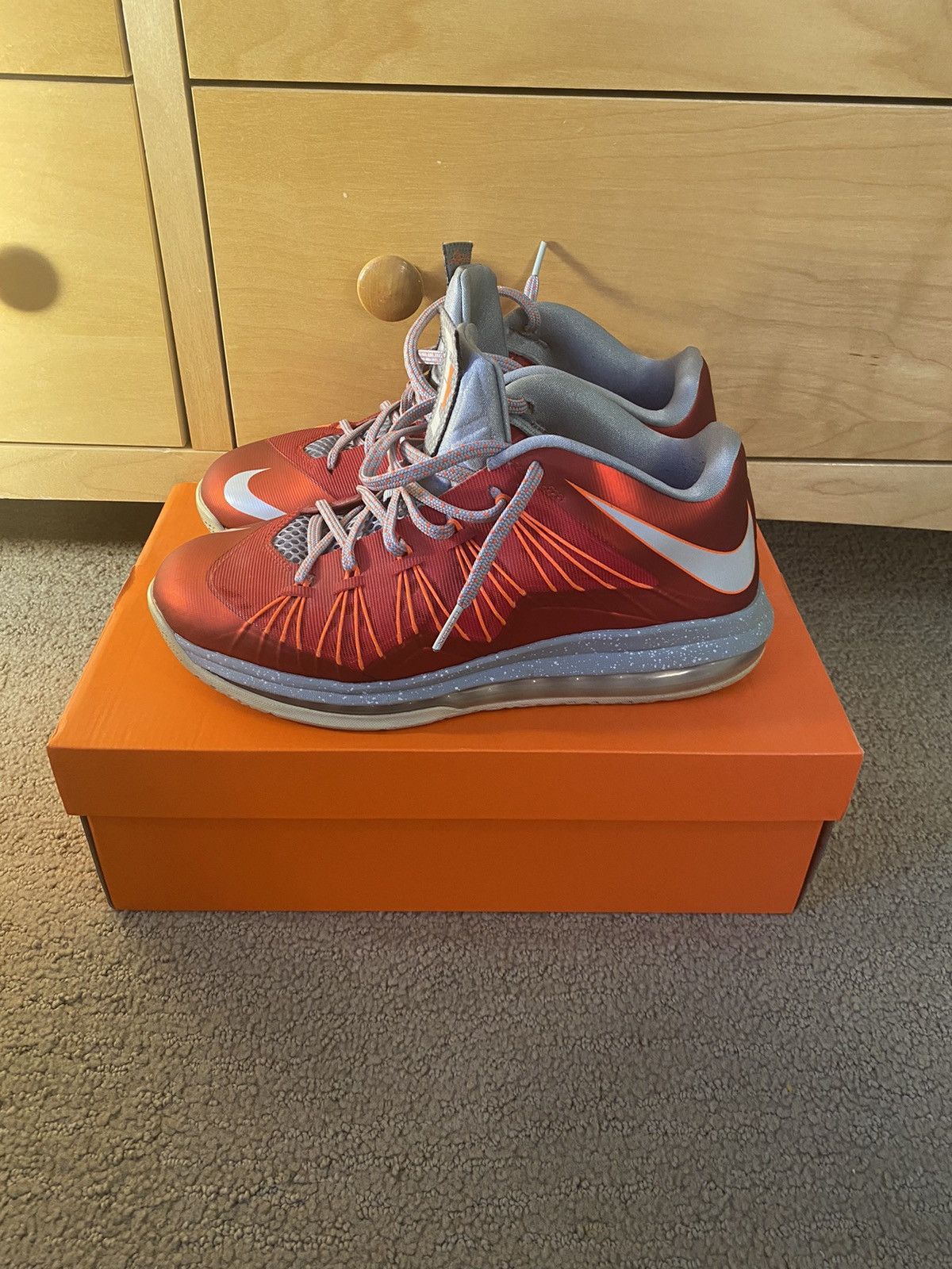 Nike Air Max LeBron 10 Low University Red 2013 Size US 9 / EU 42 - 4 Thumbnail