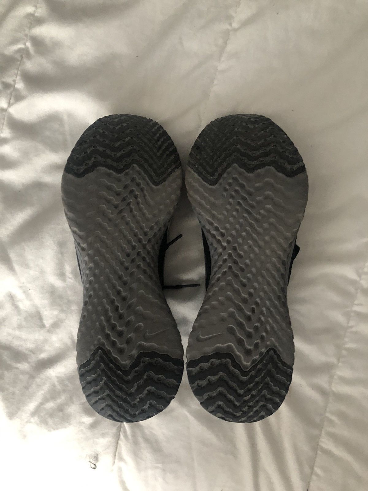 Nike Epic React Flyknit 2 - Black Anthracite Size US 11.5 / EU 44-45 - 3 Thumbnail