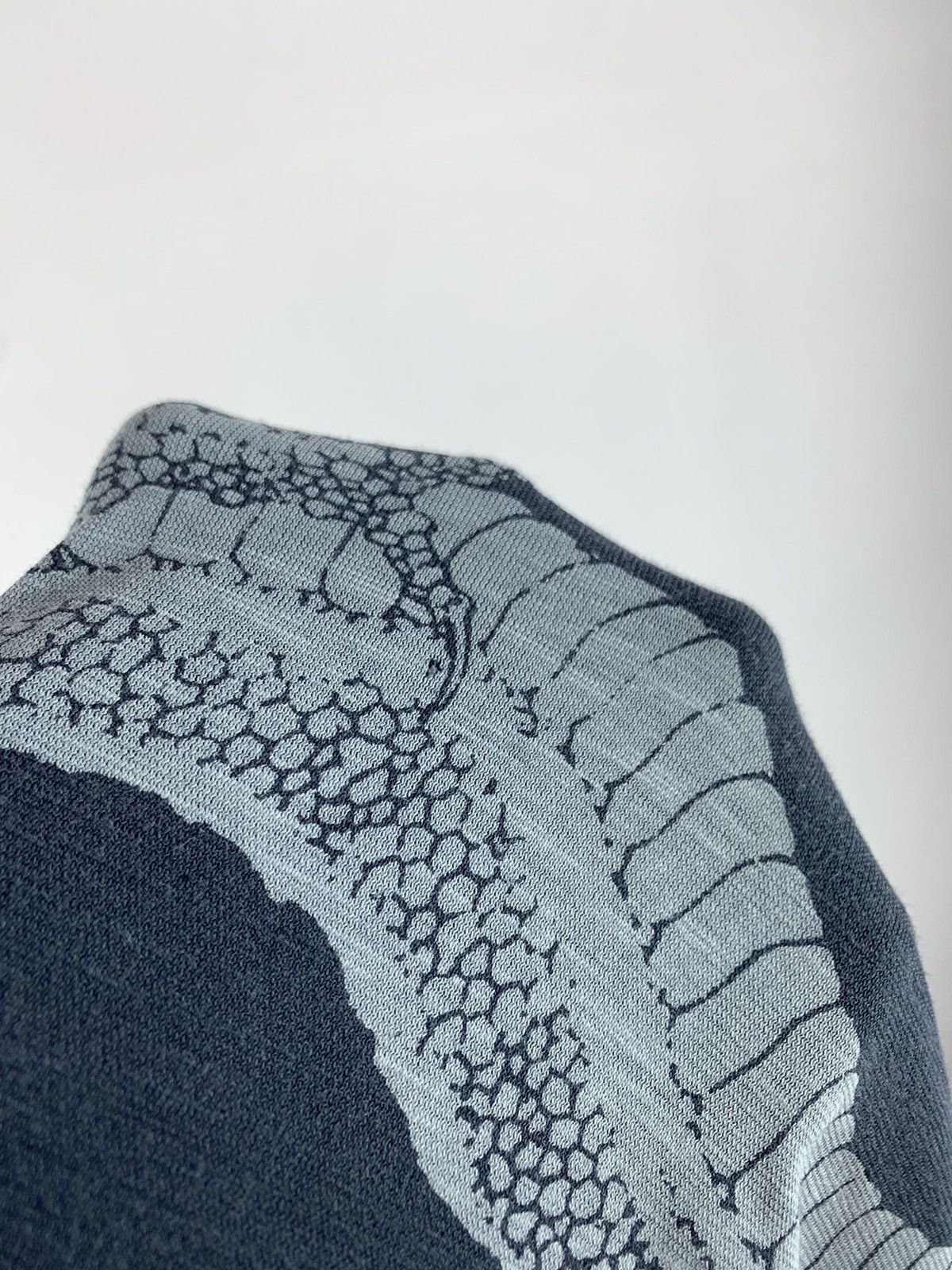 Japanese Brand Uniqlo Dragon Sukajan Motives Tee Size US XL / EU 56 / 4 - 6 Thumbnail