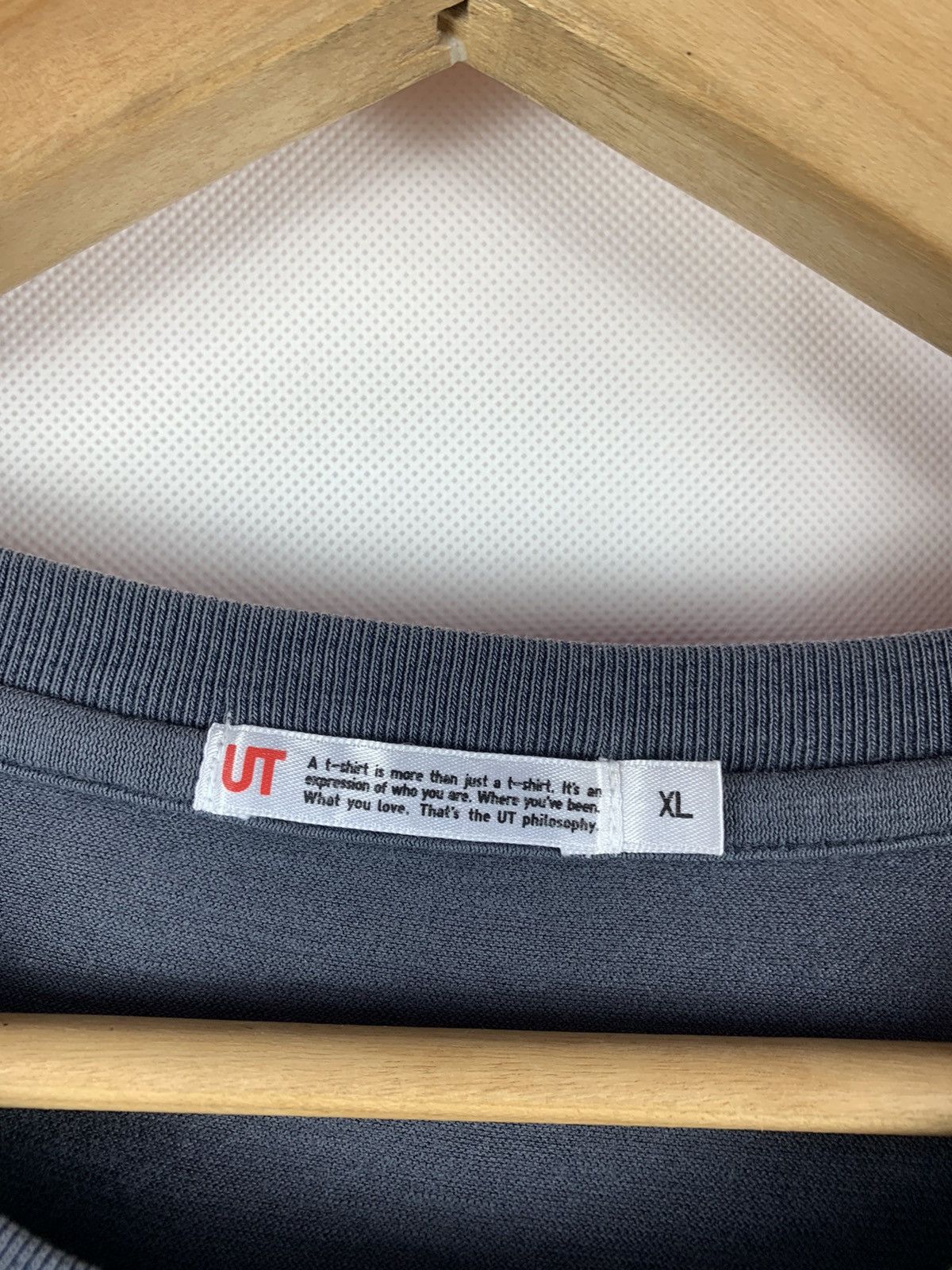 Japanese Brand Uniqlo Dragon Sukajan Motives Tee Size US XL / EU 56 / 4 - 5 Thumbnail