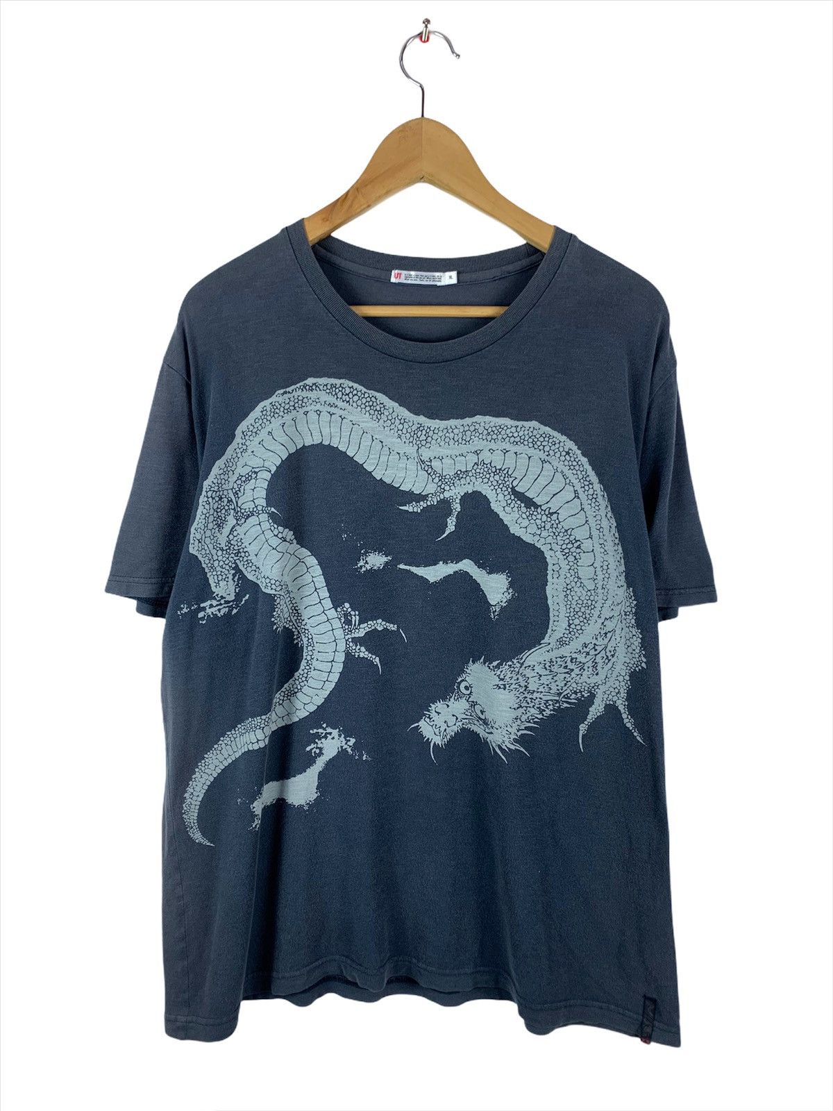 Japanese Brand Uniqlo Dragon Sukajan Motives Tee Size US XL / EU 56 / 4 - 1 Thumbnail