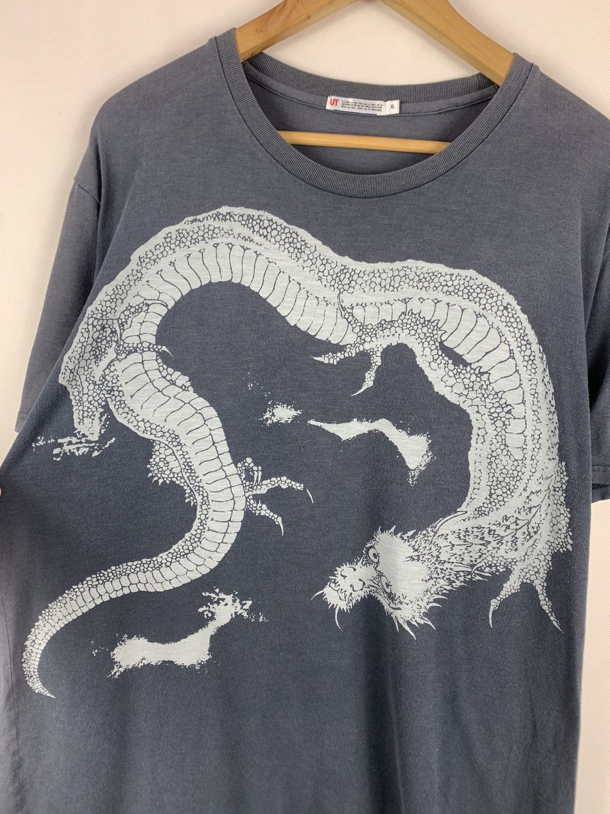 Japanese Brand Uniqlo Dragon Sukajan Motives Tee Size US XL / EU 56 / 4 - 2 Thumbnail