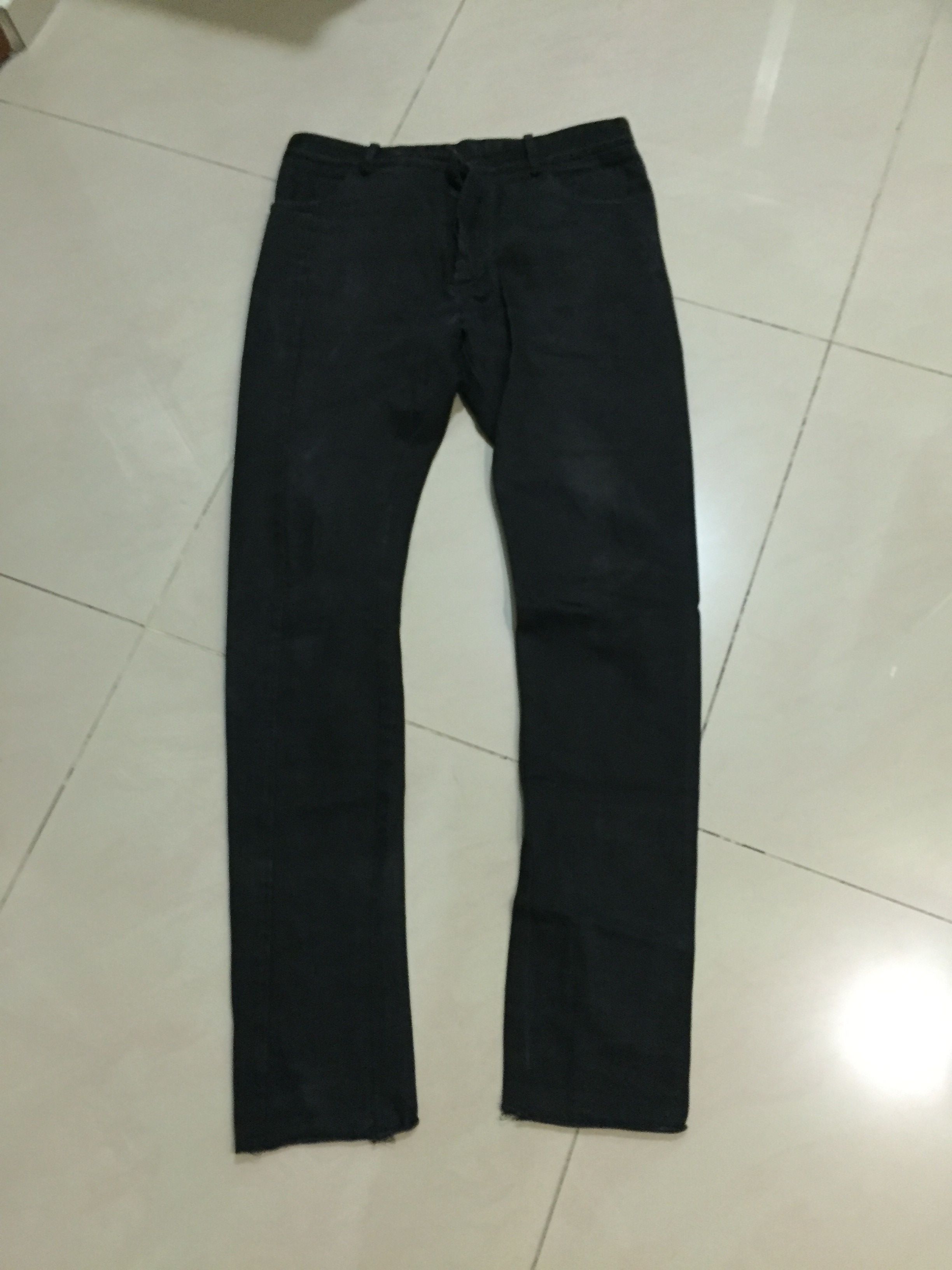 black anti fit j pants