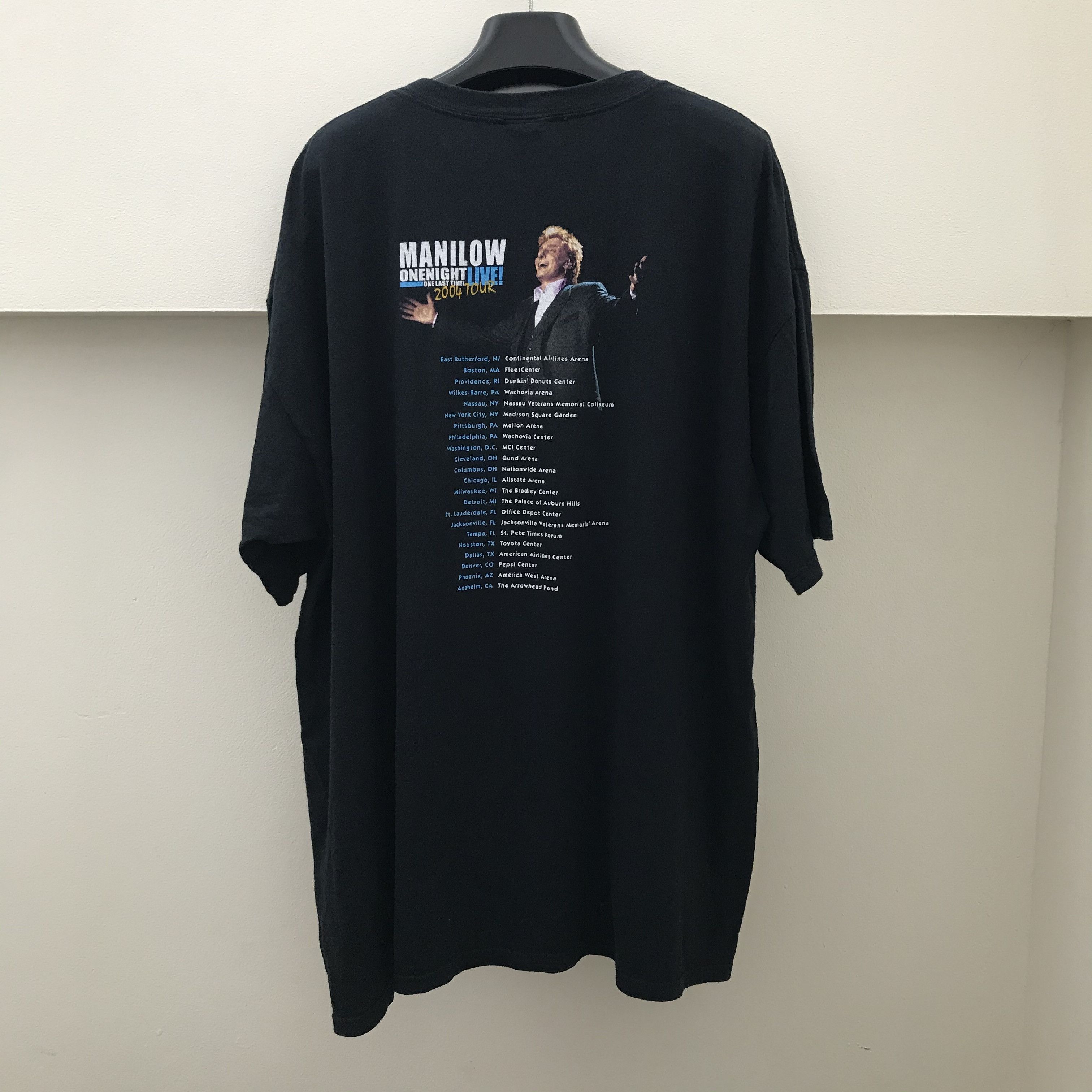 Band Tees VINTAGE Y2K MANILOW ONENIGHT LIVE TOUR TEE SHIRT 2XL Size US XXL / EU 58 / 5 - 4 Thumbnail