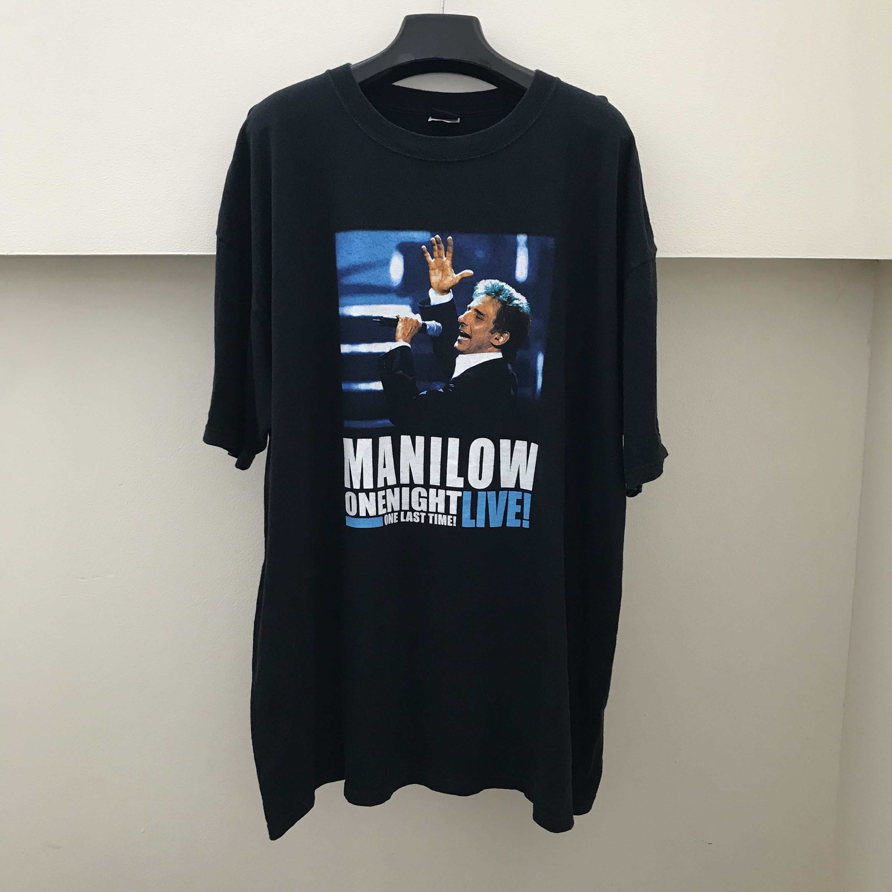 Band Tees VINTAGE Y2K MANILOW ONENIGHT LIVE TOUR TEE SHIRT 2XL Size US XXL / EU 58 / 5 - 1 Thumbnail