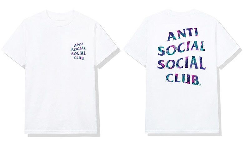 DS member exclusive ASSC Kiss the wall White Tee in hand