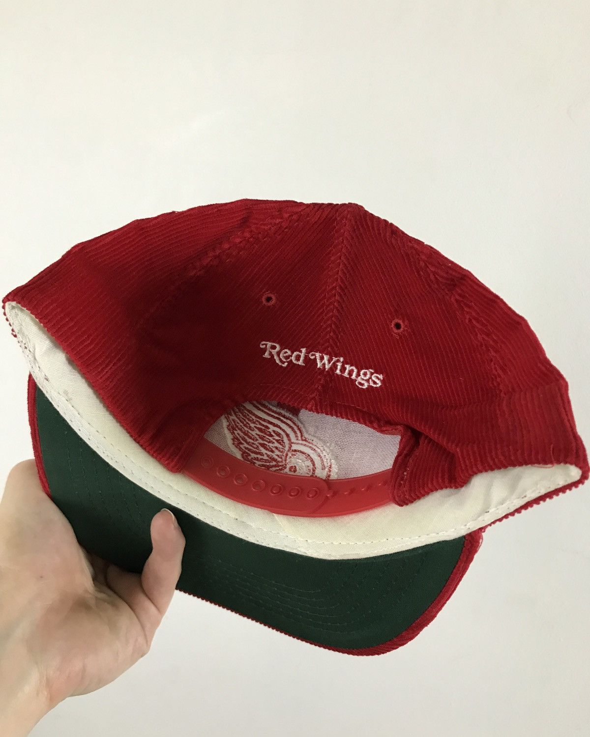 NHL Vintage 80’s Detroit Red Wings corduroy snapback hat Size ONE SIZE - 5 Thumbnail