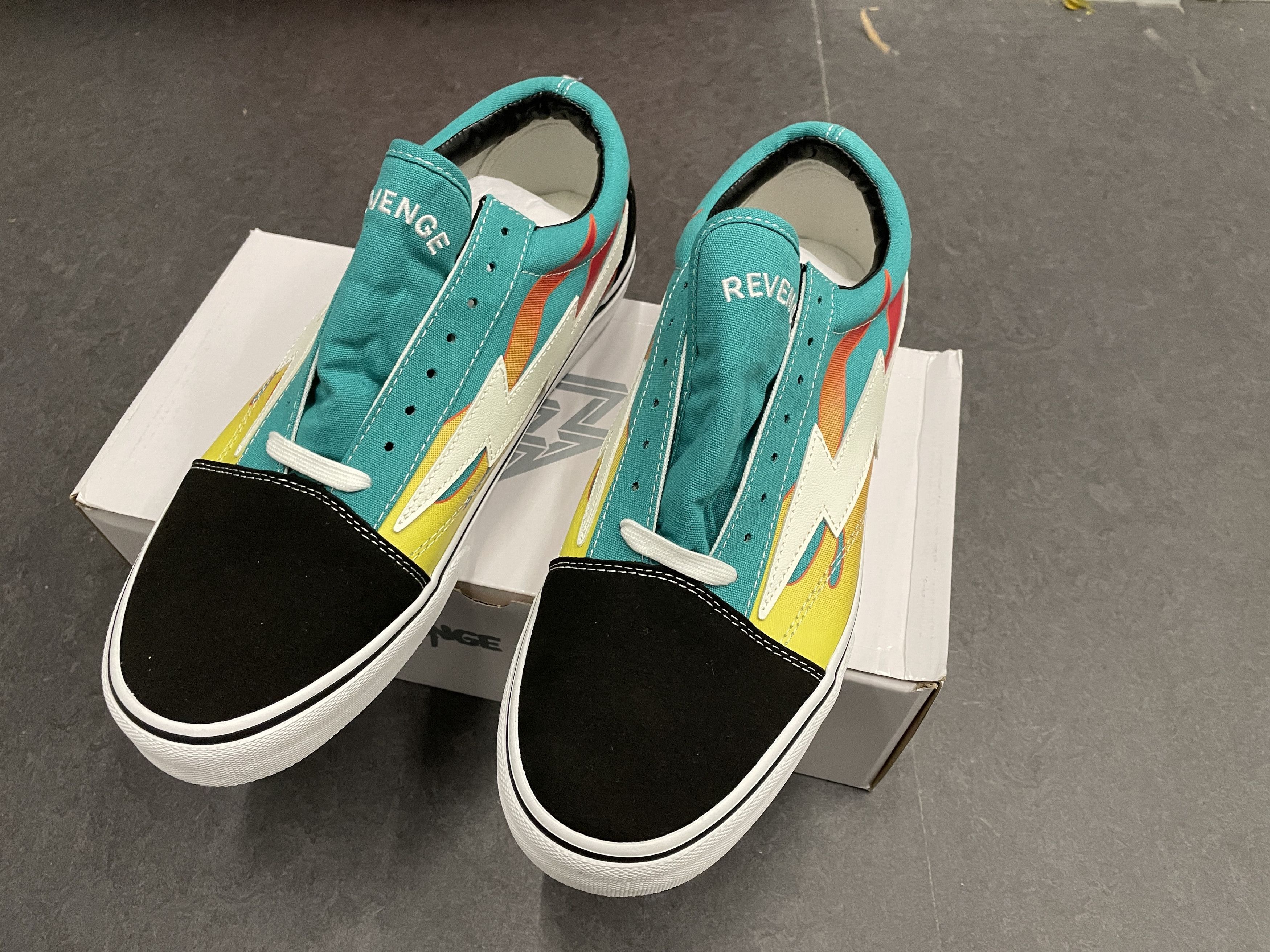 Other Brand New Teal Flame Fire 100% Authentic Size 10 Size US 10 / EU 43 - 7 Thumbnail