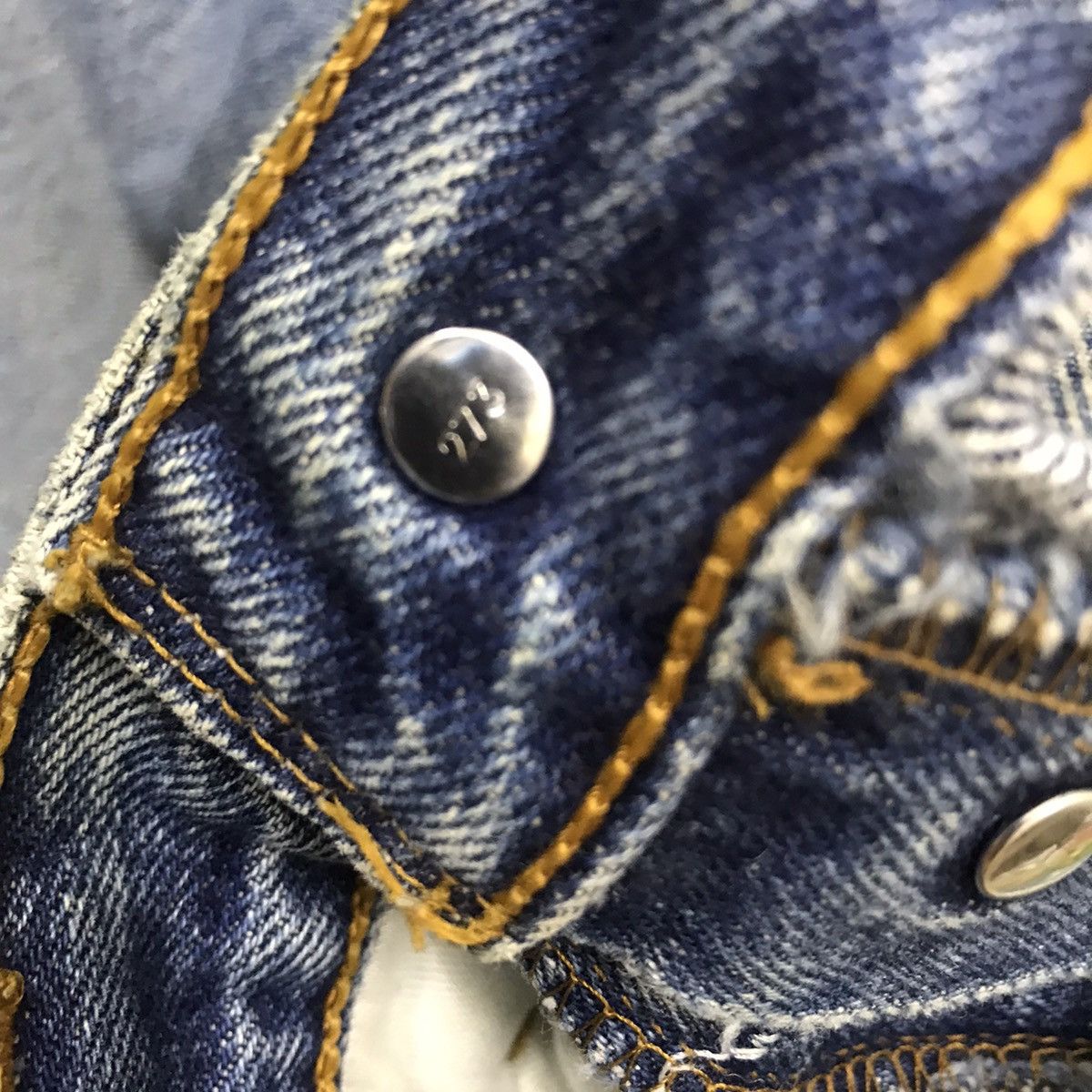 Levi's Vintage Levis 501 Lightwash Jeans Nice Faded Size US 34 / EU 50 - 19 Thumbnail