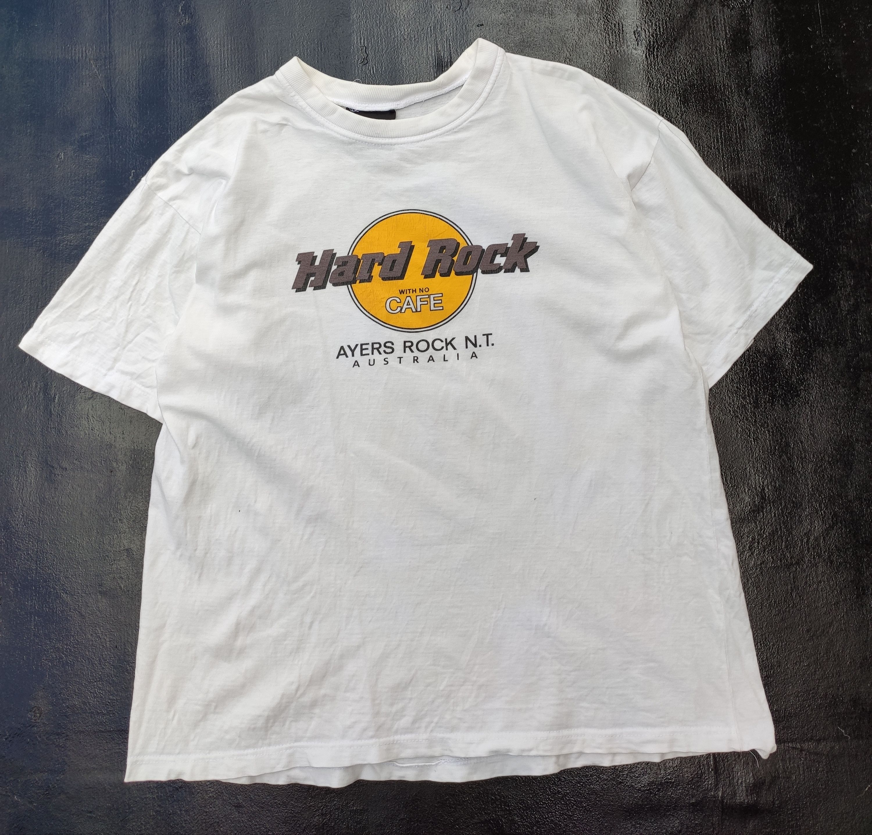 Hard Rock Cafe × Vintage Vintage 90s Hard Rock Cafe t shirt ayers rock Size US M / EU 48-50 / 2 - 1 Thumbnail