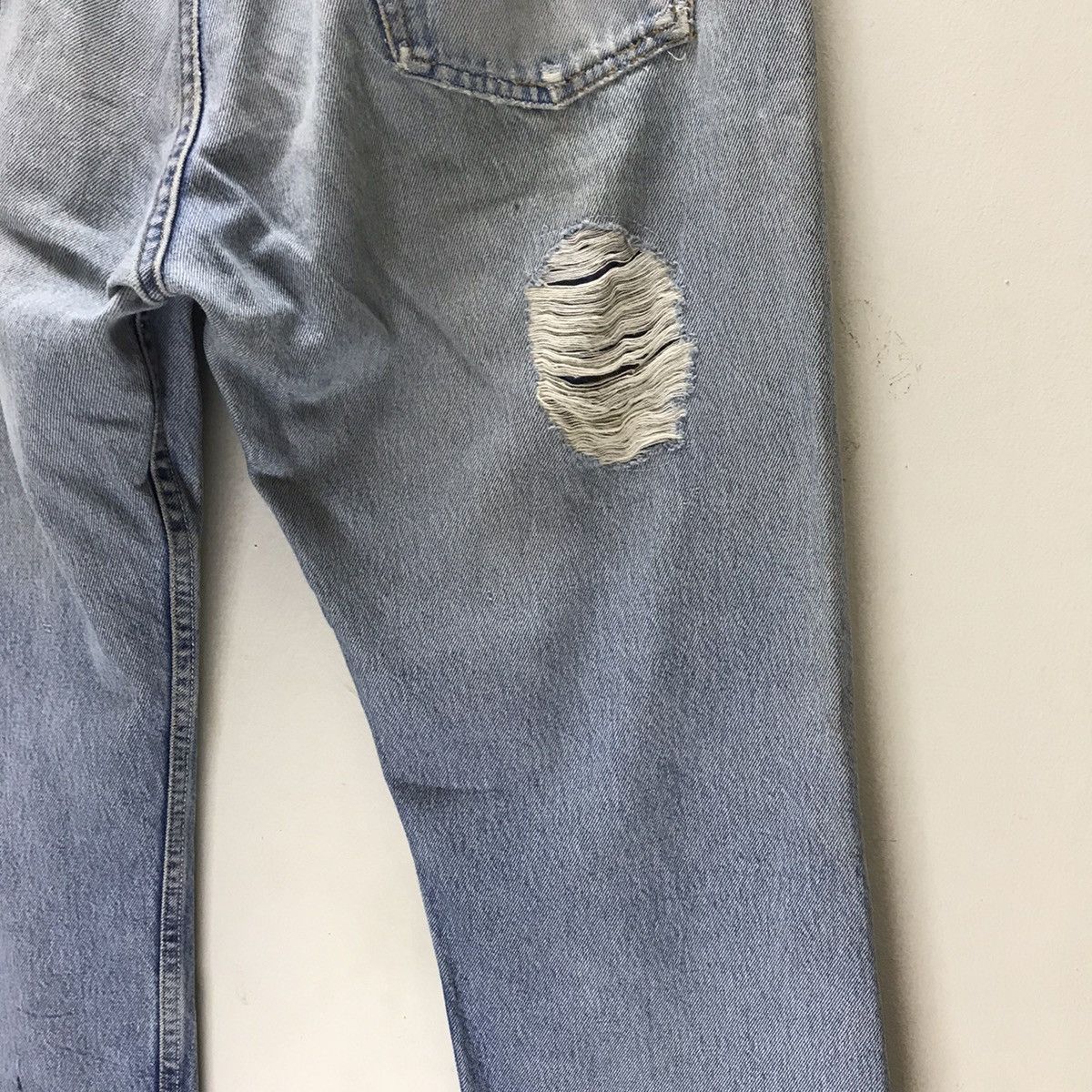 Levi's Vintage 90s Levis 501 Mickey Distressed Jeans Size US 36 / EU 52 - 15 Thumbnail