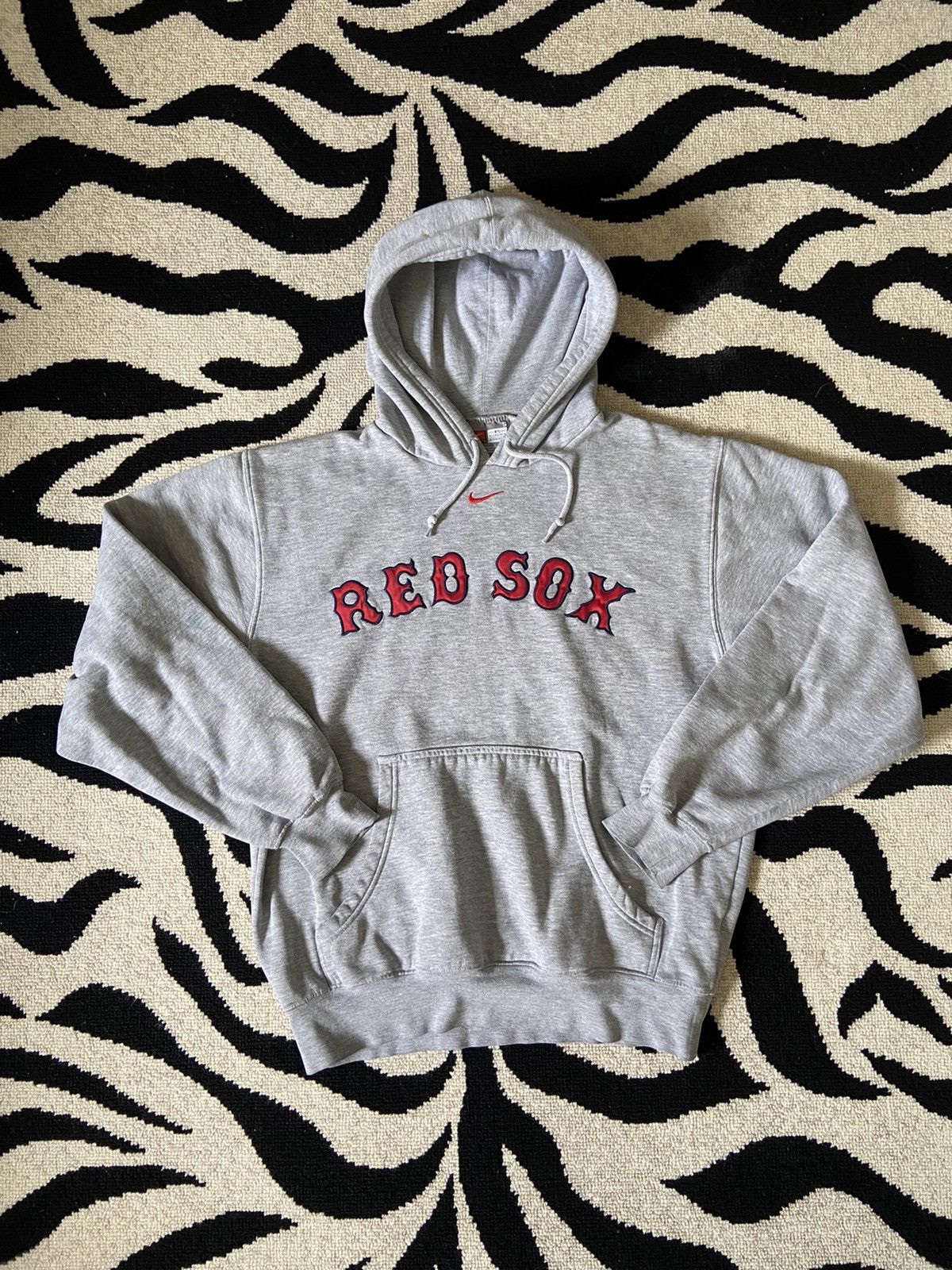 Men’s Nike Boston Red Sox Sweatshirt Hoodie Center Swoosh Adult Medium  Vintage