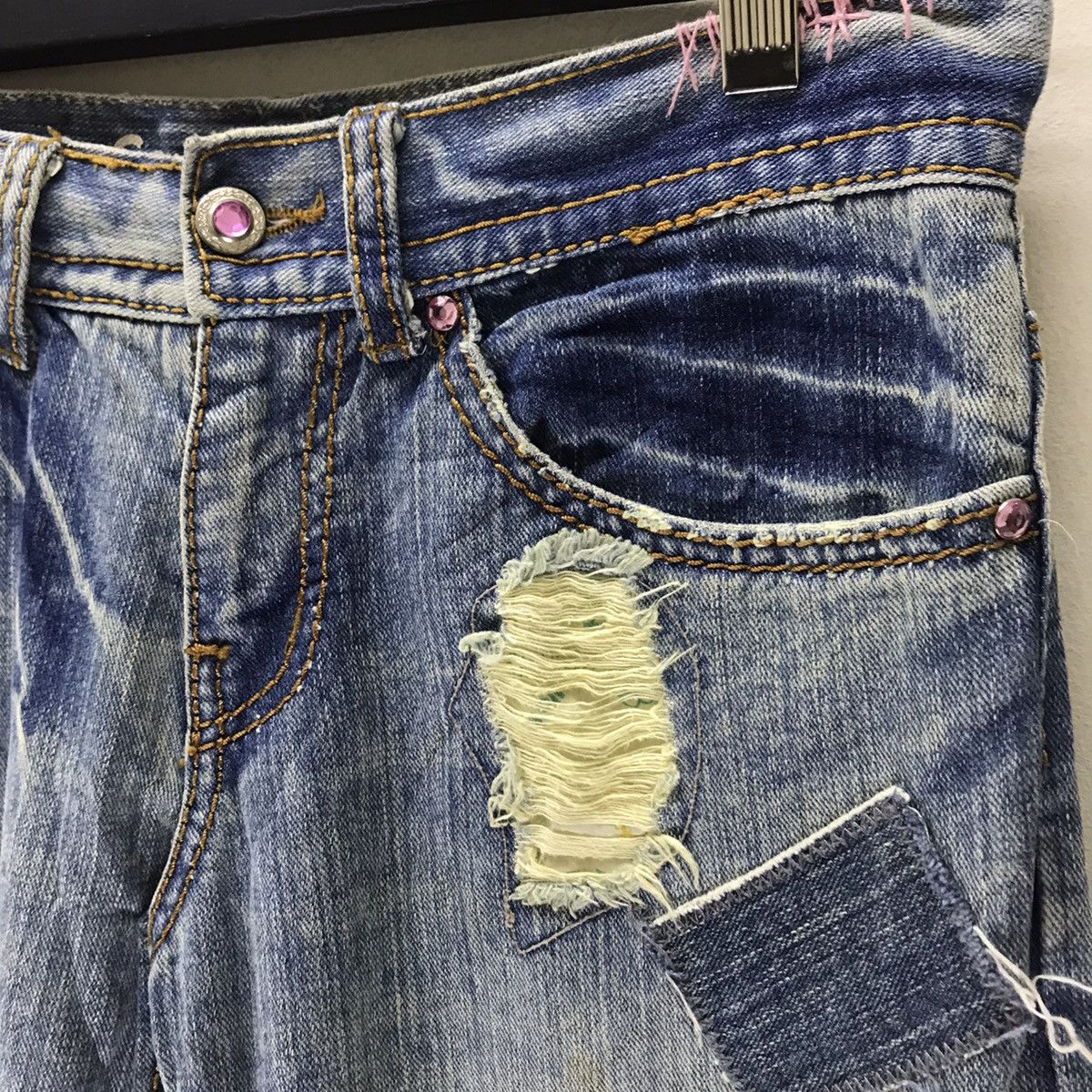 Anime Vintage Hello Kitty Distressed Denim Jeans Size 29" - 5 Thumbnail
