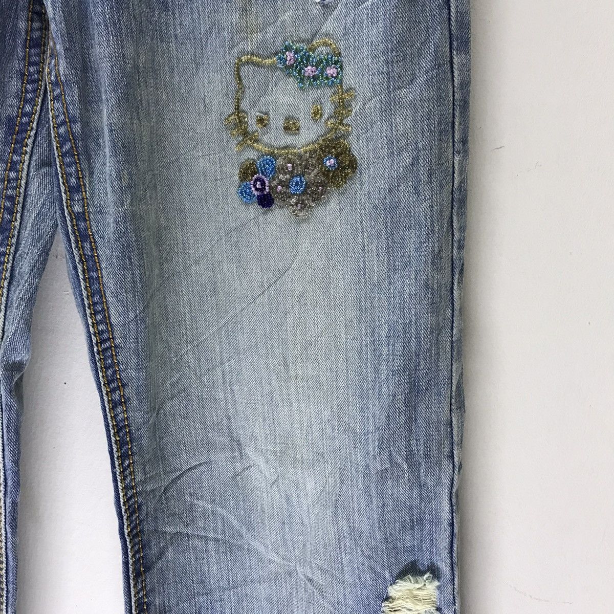 Anime Vintage Hello Kitty Distressed Denim Jeans Size 29" - 7 Thumbnail