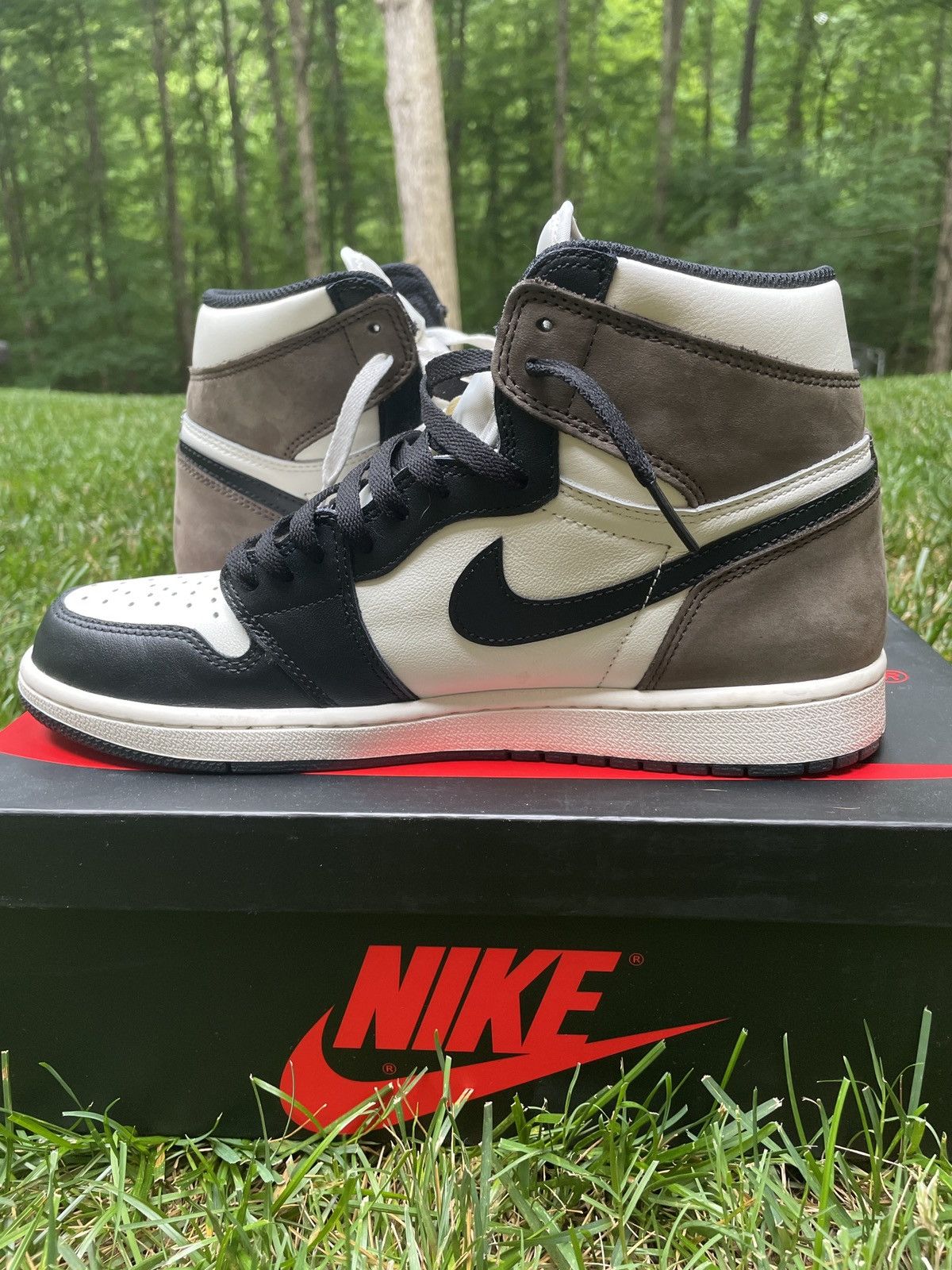 Jordan Brand Air Jordan 1 Retro High OG Size US 10 / EU 43 - 2 Thumbnail