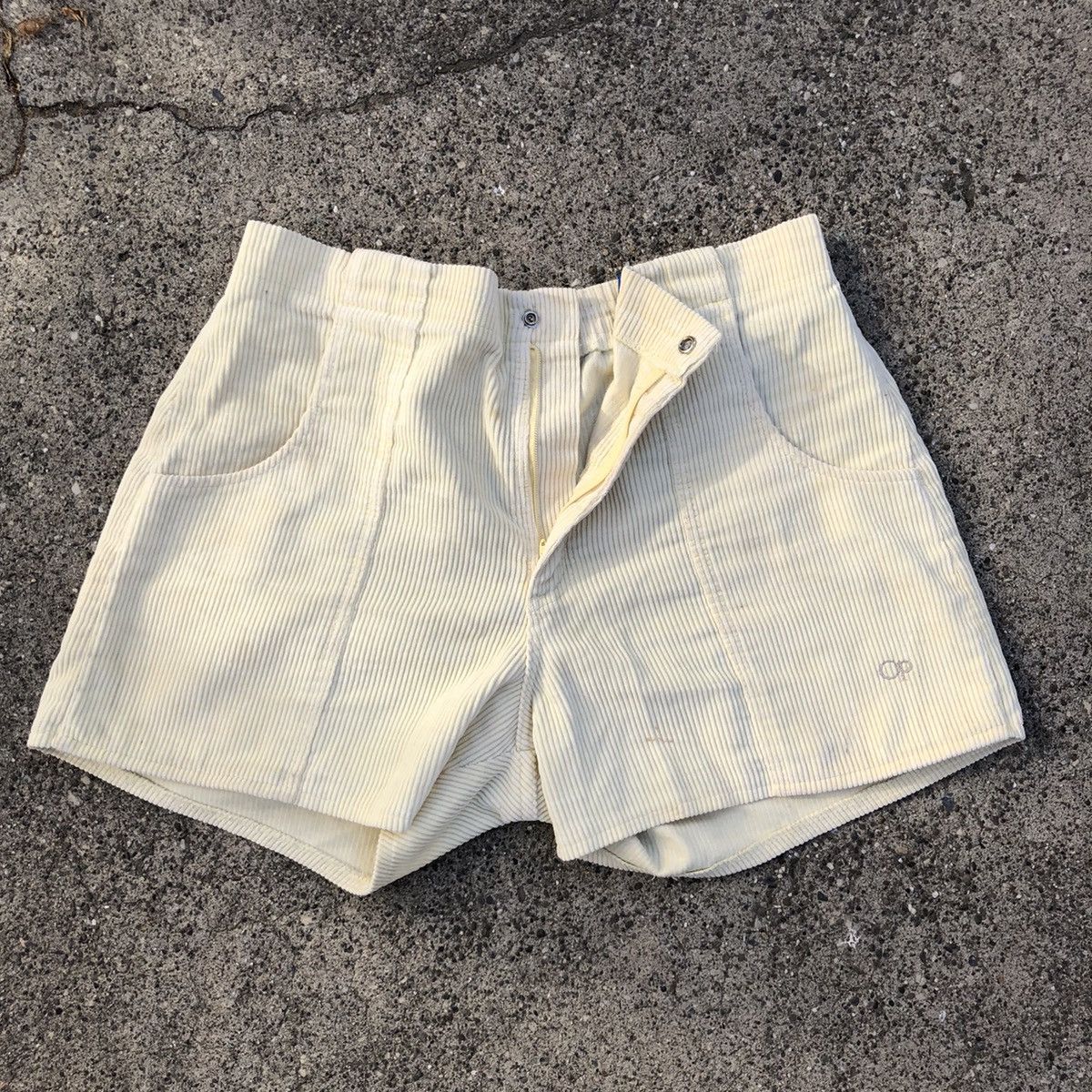 heritage windrunner corduroy shorts