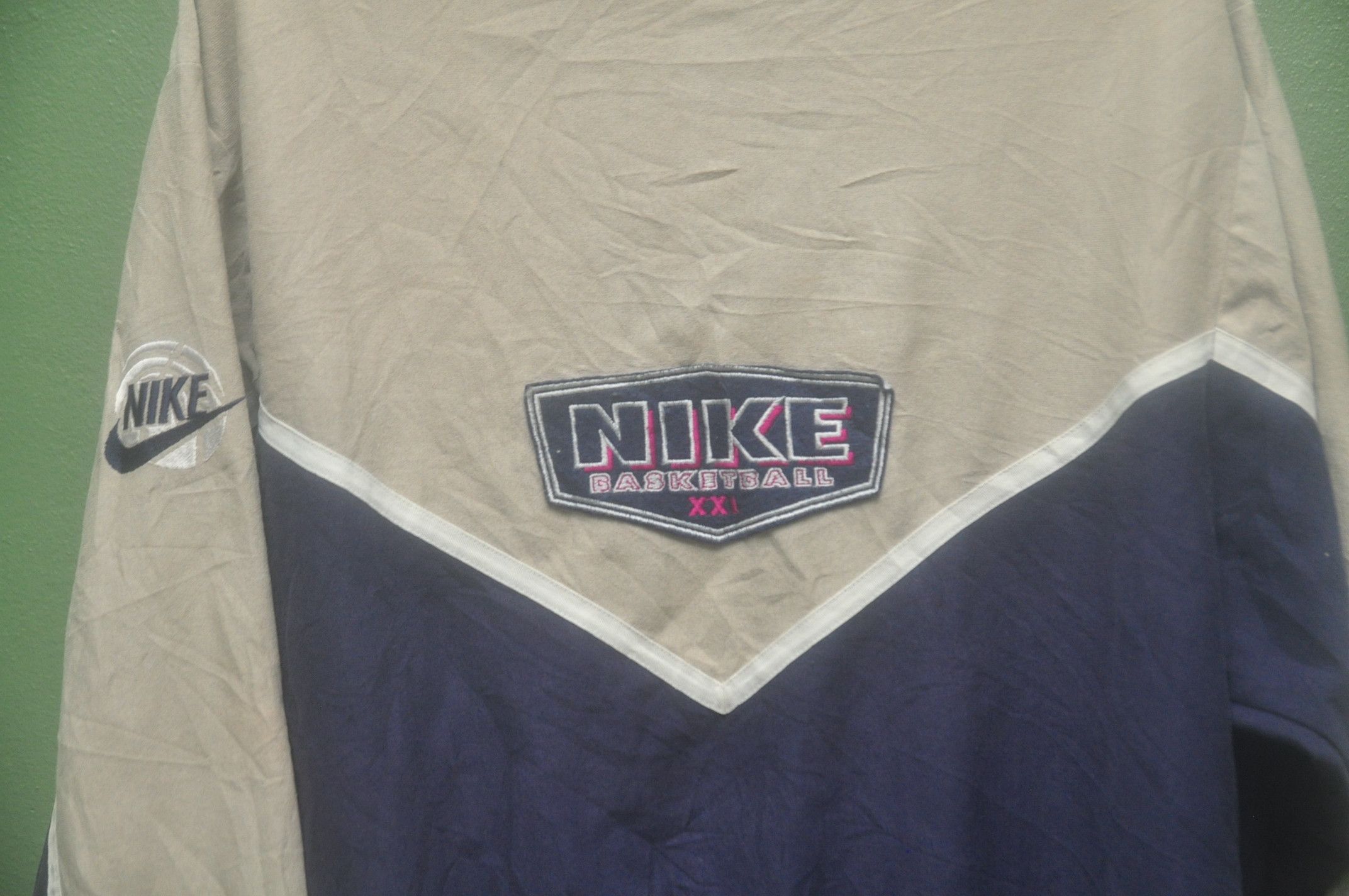 Japanese Brand × Nike Vintage Nike Basketball 90s Travis Scott Fashion Style Size US M / EU 48-50 / 2 - 6 Thumbnail