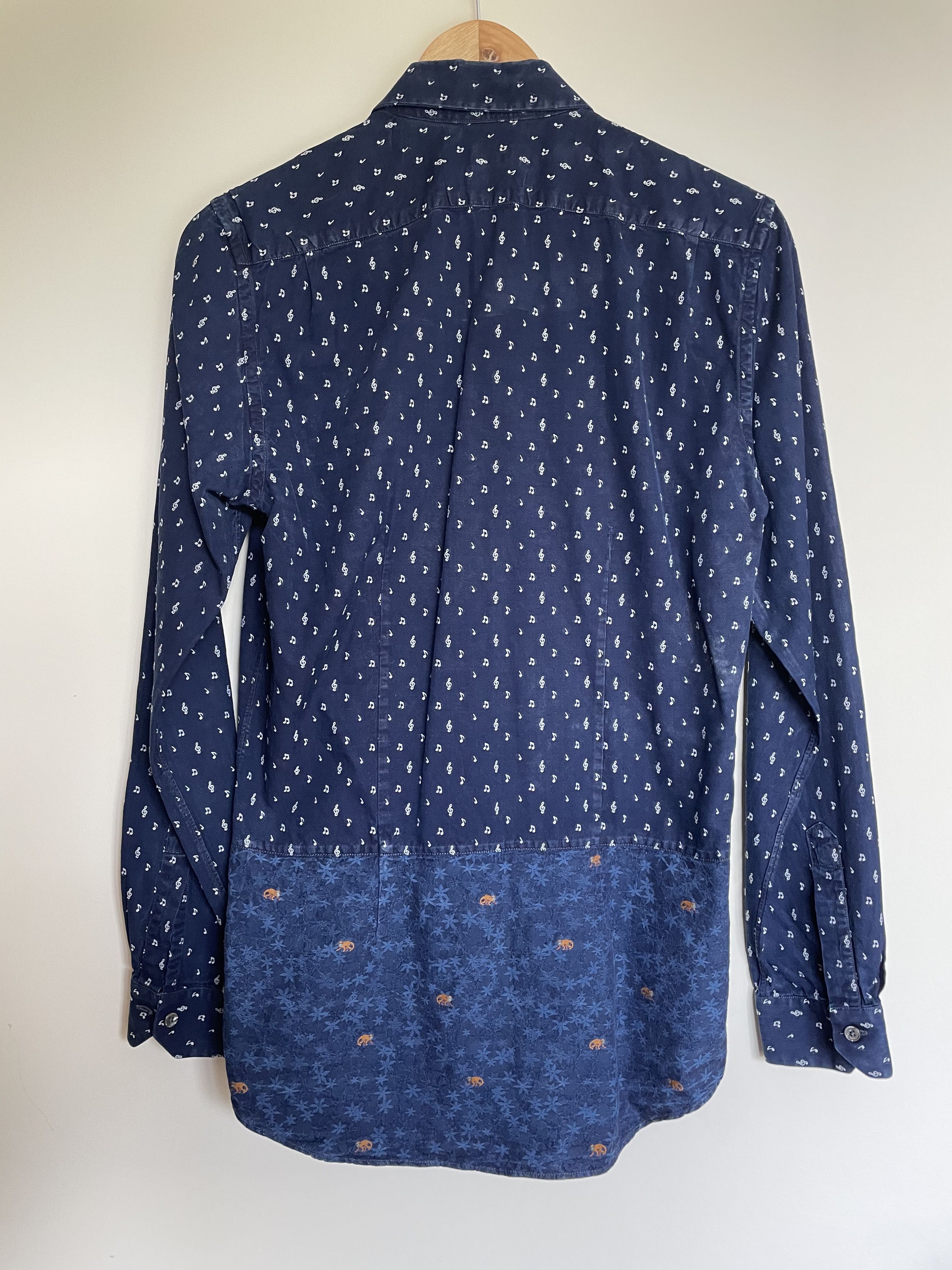 Paul Smith Musical notation embroidered button-up navy shirt Size US M / EU 48-50 / 2 - 4 Thumbnail