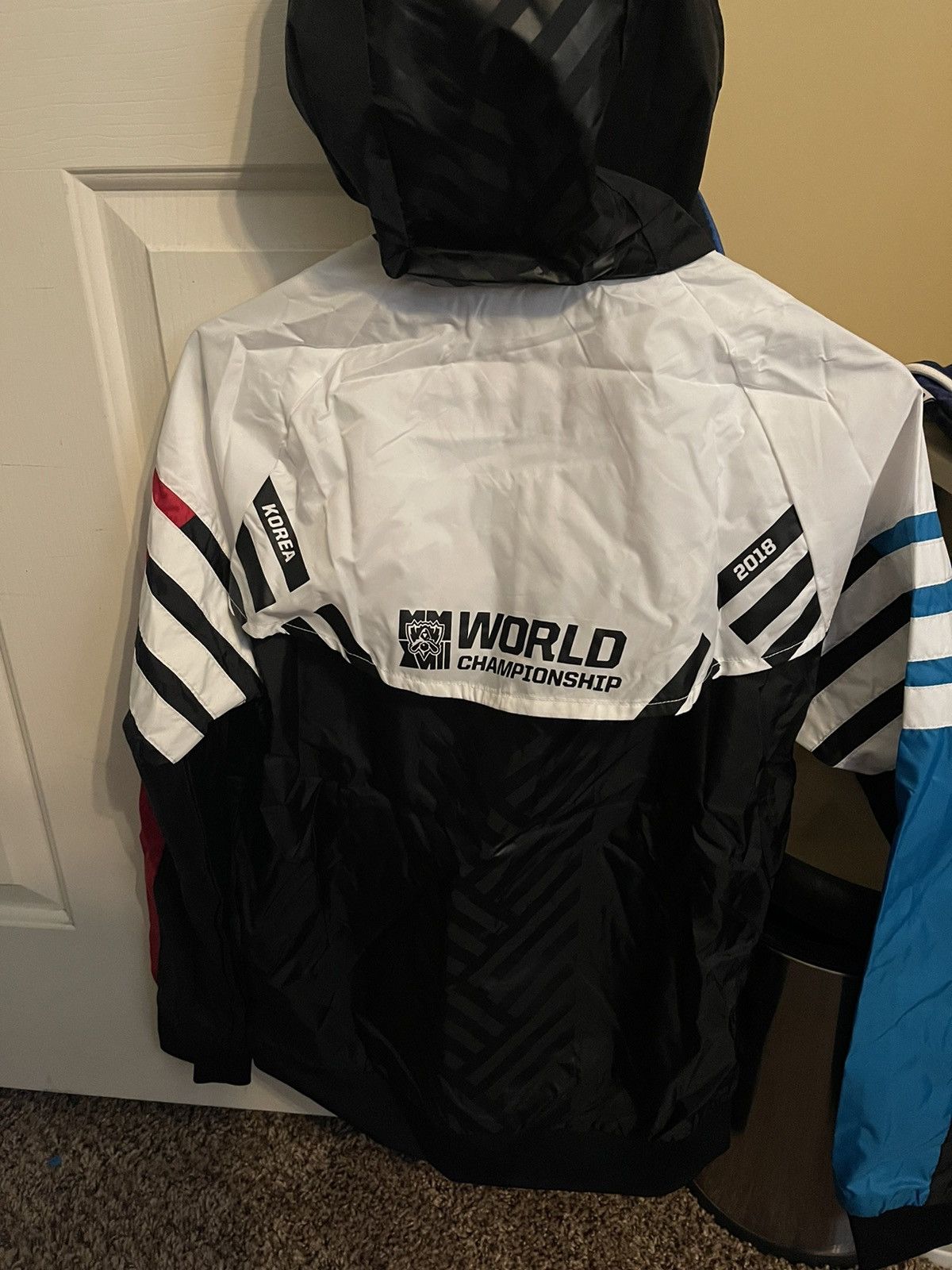 Worlds 2018 windbreaker top