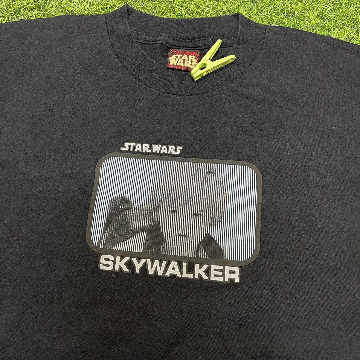 Vintage VINTAGE STAR WARS 90s SKYWALKER MOVIE T SHIRT Size US XL / EU 56 / 4 - 1 Thumbnail