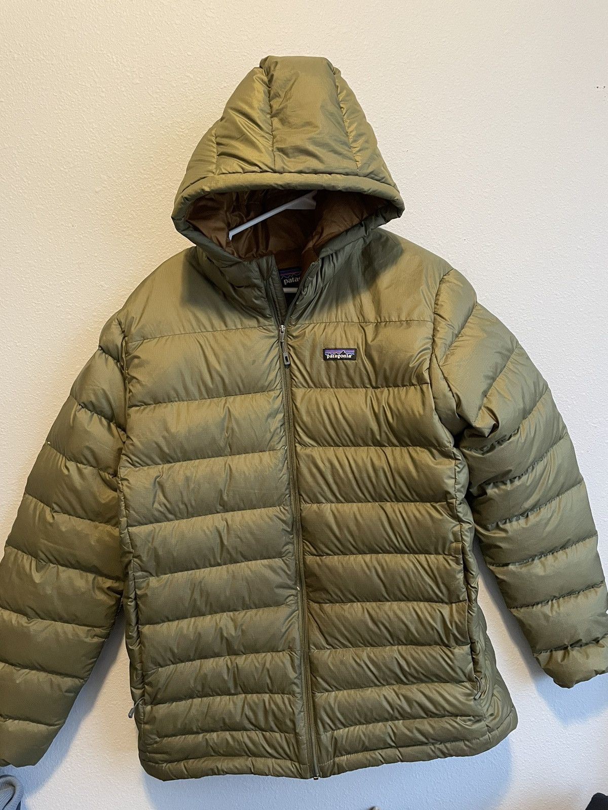 Patagonia Patagonia Olive winter puffer jacket with Hood. Large | Grailed