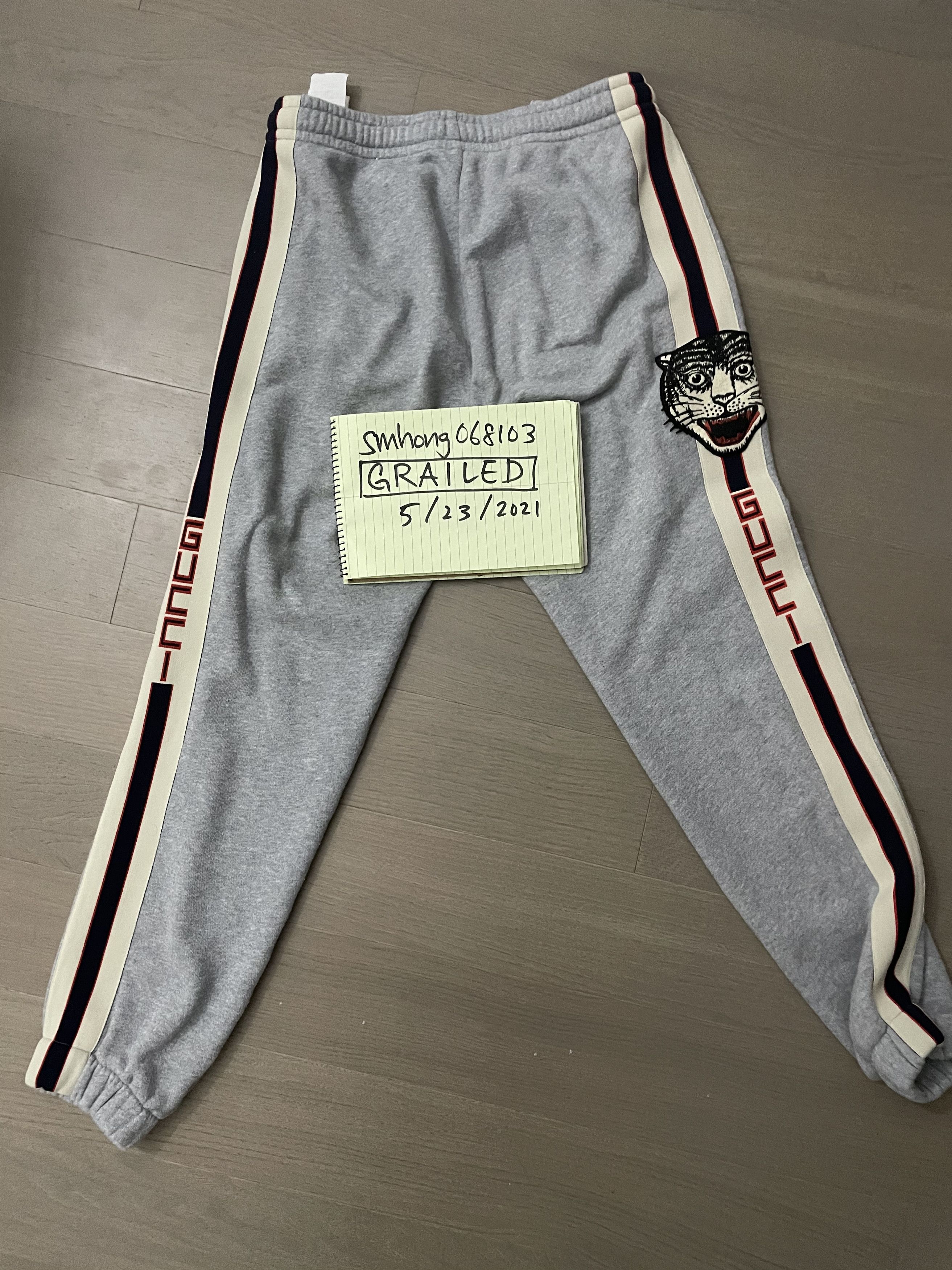 Gucci tiger sweatpants store