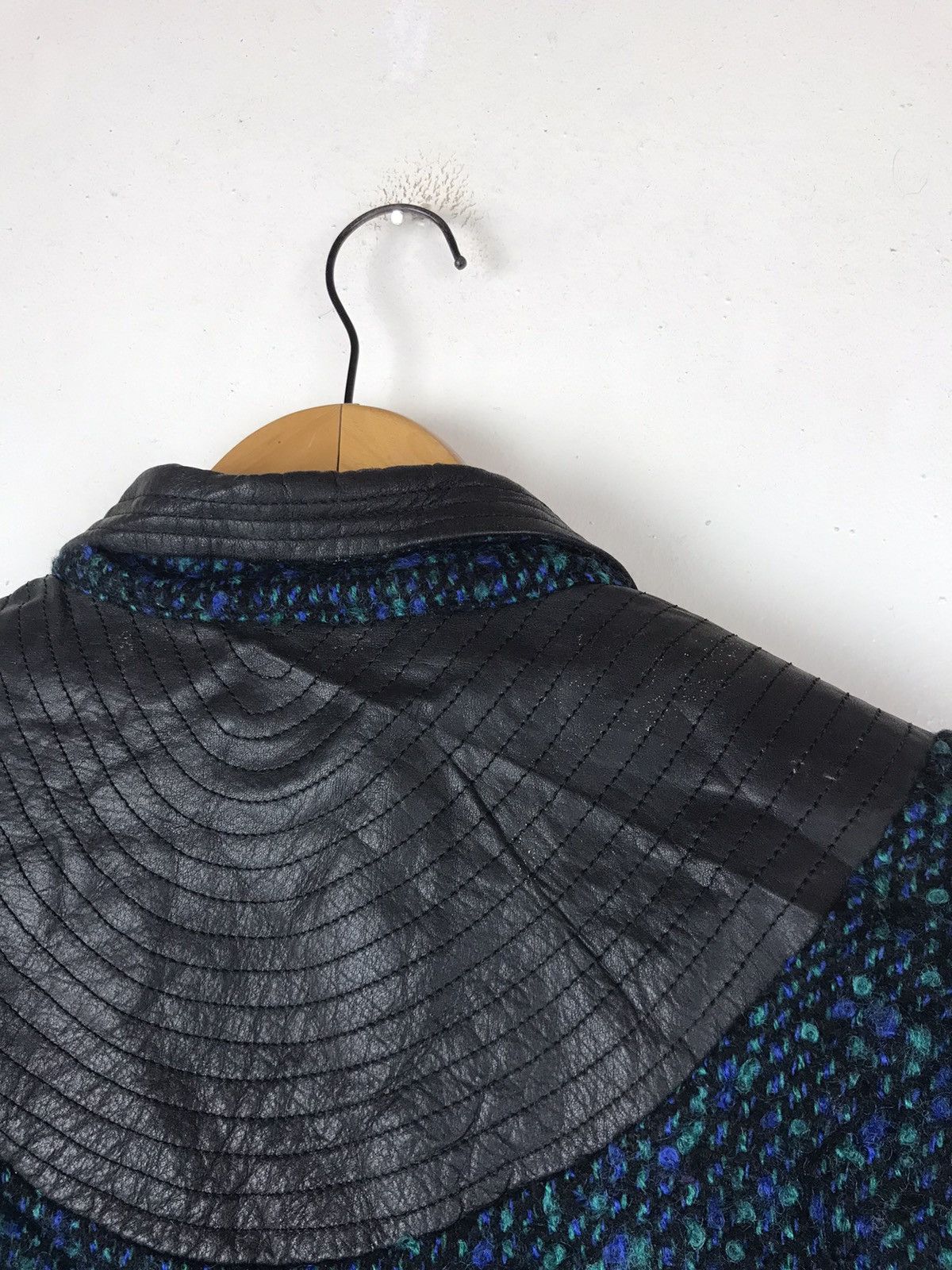 Japanese Brand × Vintage Vintage Cheetah Tweed + Leather Bomber Heavy Jacket Size US L / EU 52-54 / 3 - 25 Thumbnail