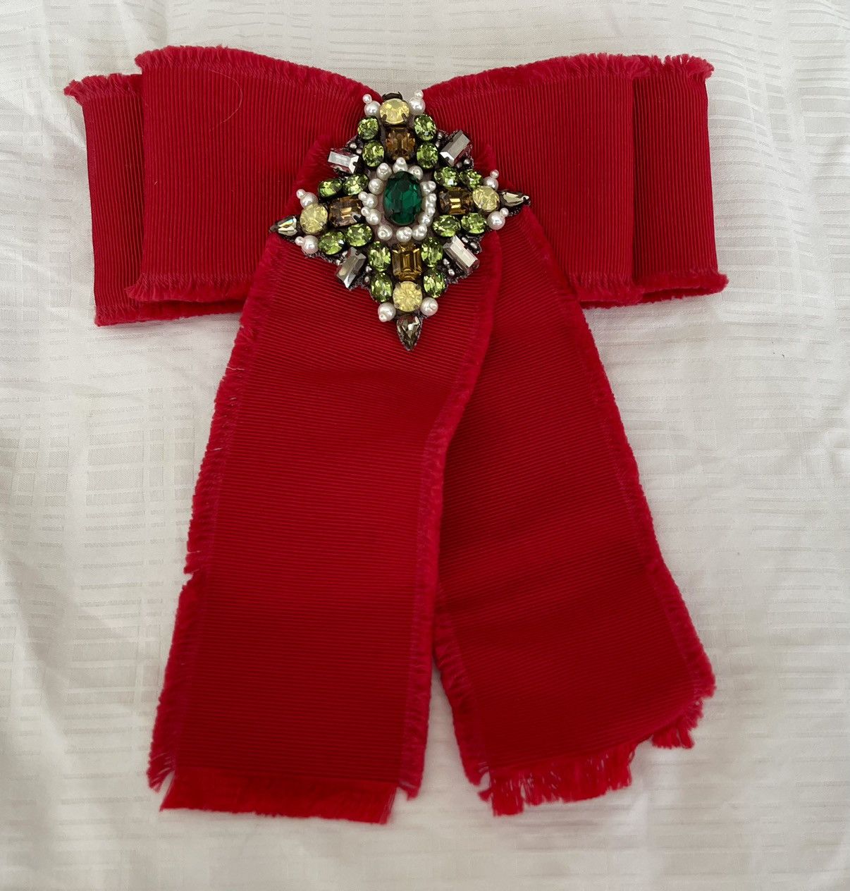 image of Gucci Alessandro Michele’S Ribbon Pin Bedazzled in Red, Men's