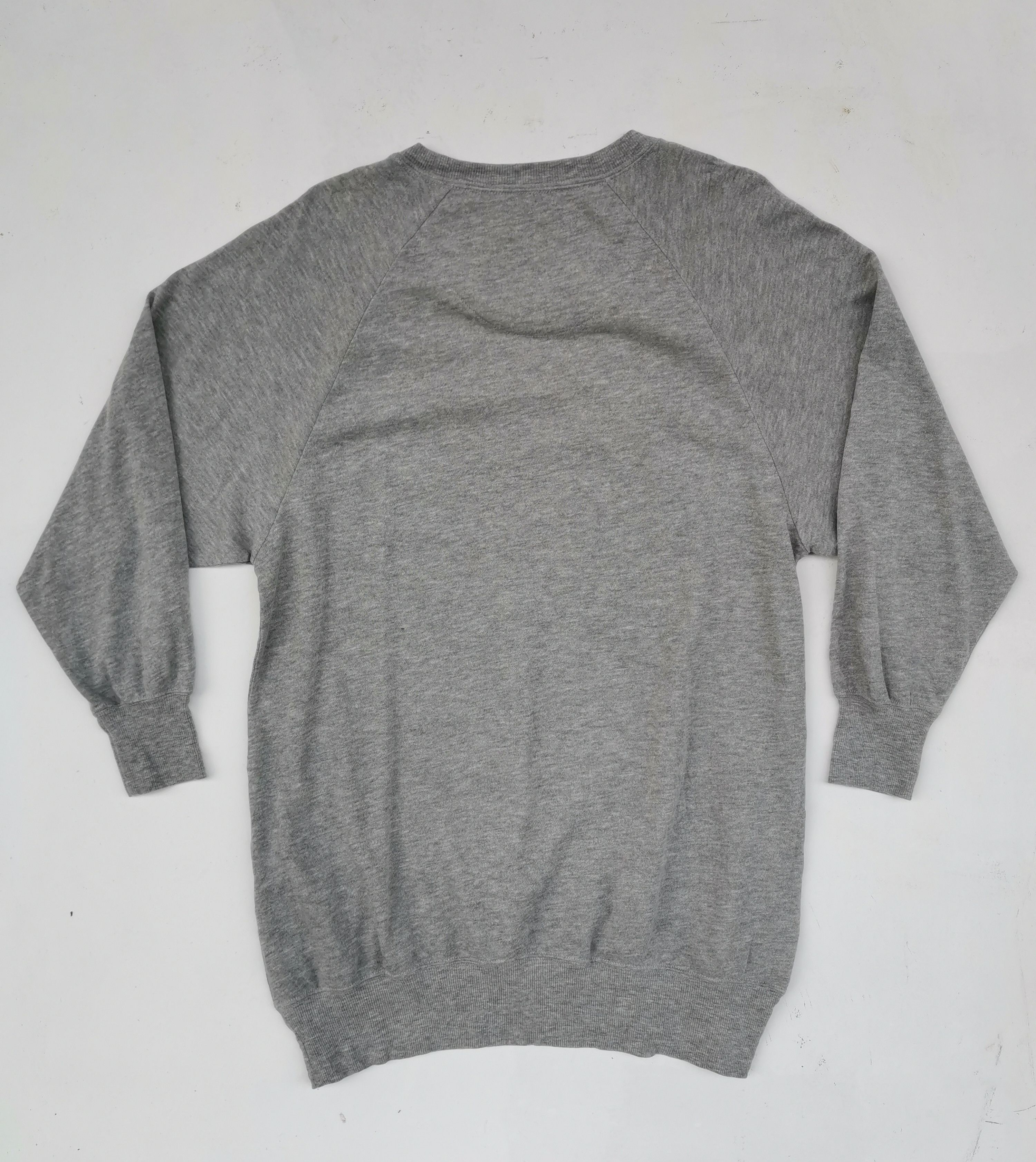 Disney Vintage Disney Mickey Mouse Big Logo Sweatshirt Size US L / EU 52-54 / 3 - 3 Thumbnail