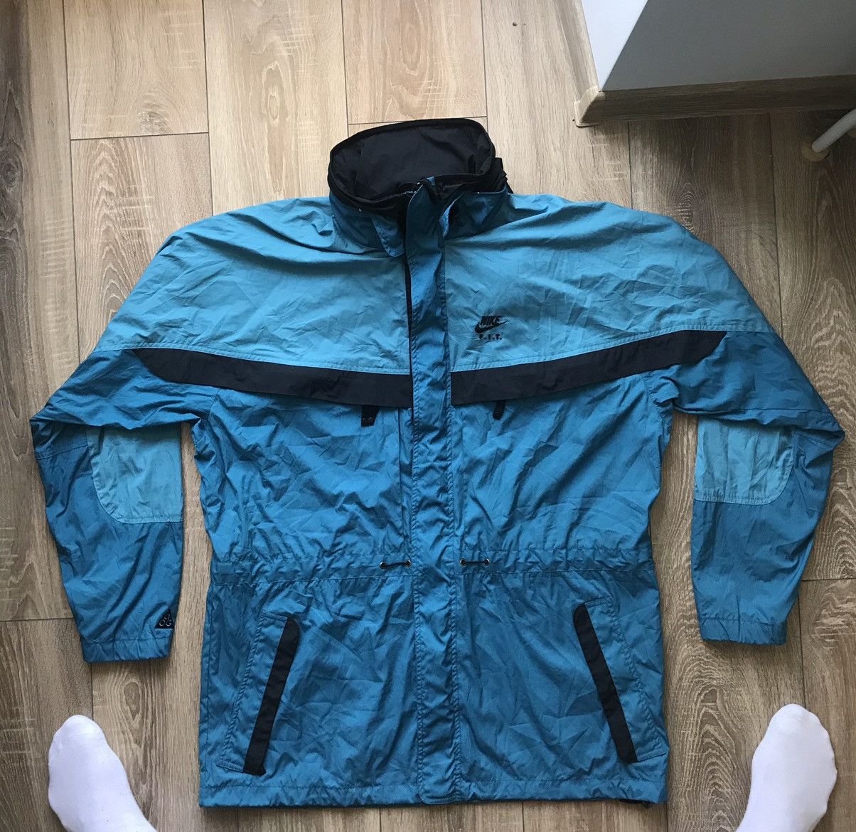 Nike ACG Vintage Nike ACG Jacket Size US L / EU 52-54 / 3 - 1 Thumbnail
