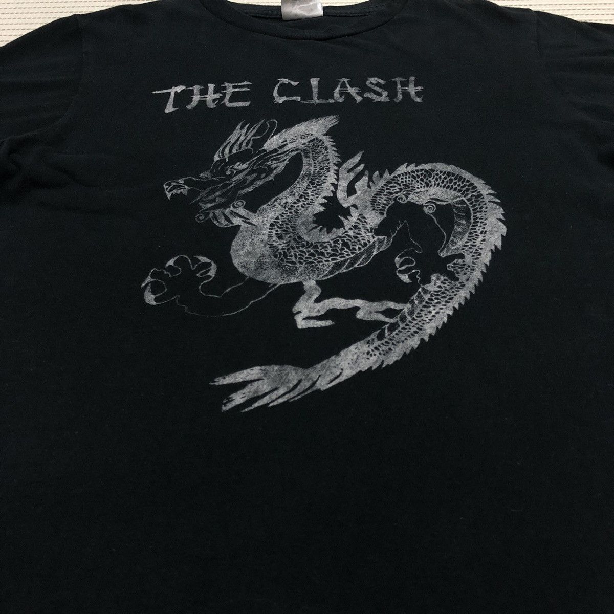 Band Tees Band Tee The Clash Dragon Design Size US S / EU 44-46 / 1 - 2 Thumbnail